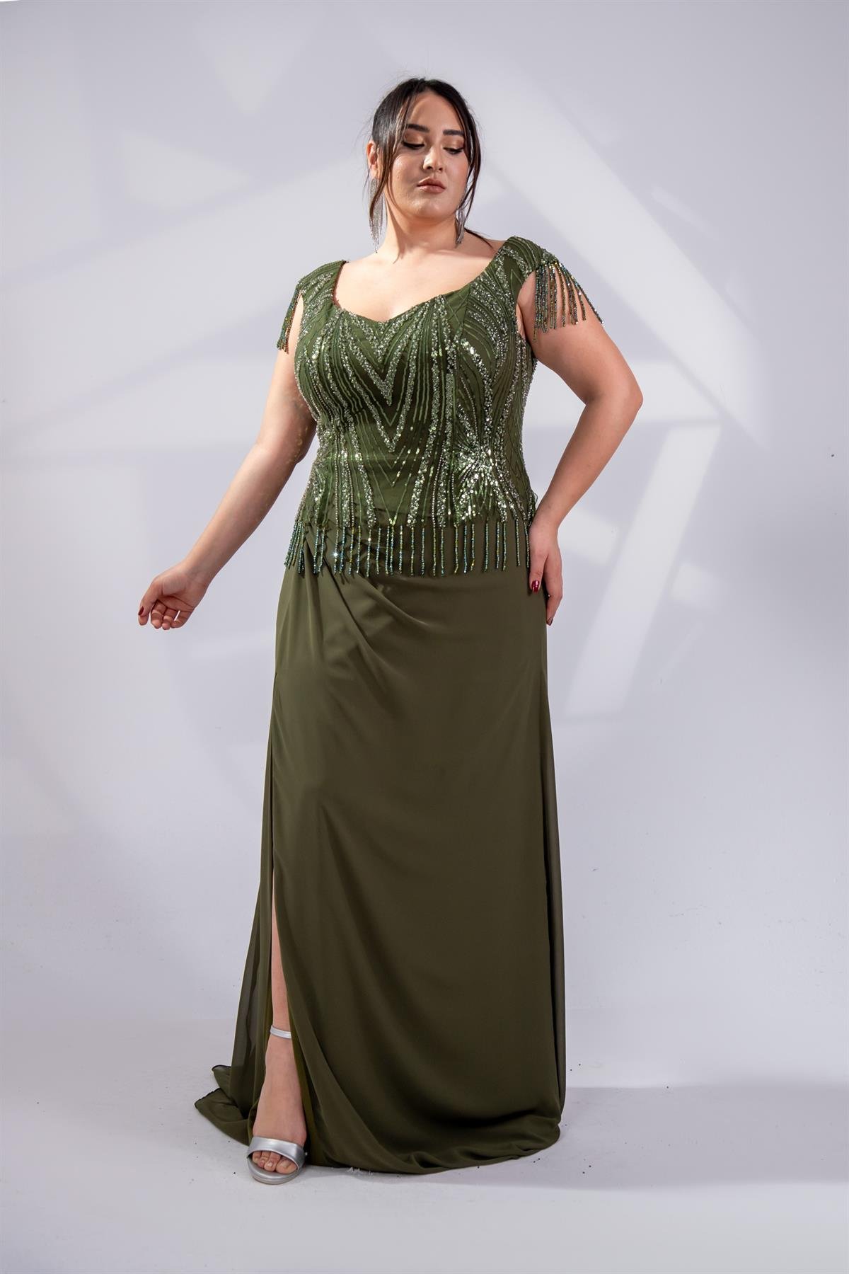 Büyük Beden 24220477 Pul İşlemeli Abiye Haki