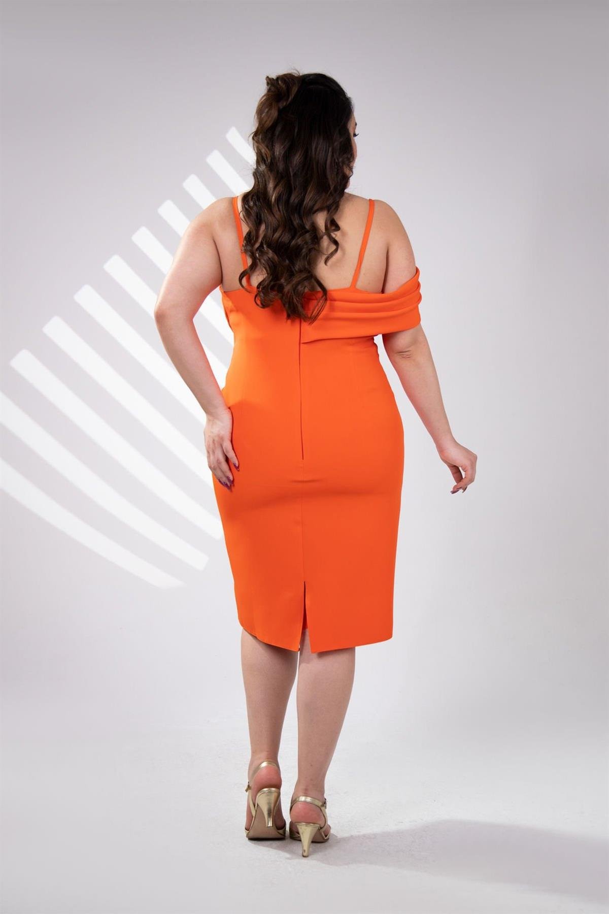 Büyük Beden 2424156 Askılı Drapeli Abiye  Oranj