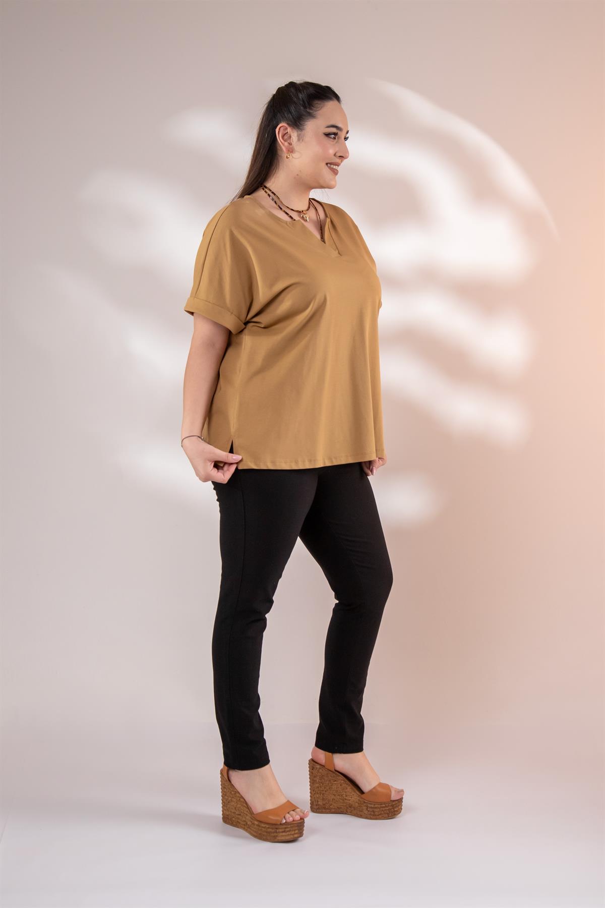 Büyük Beden 3330379 V Yaka Bluz Camel