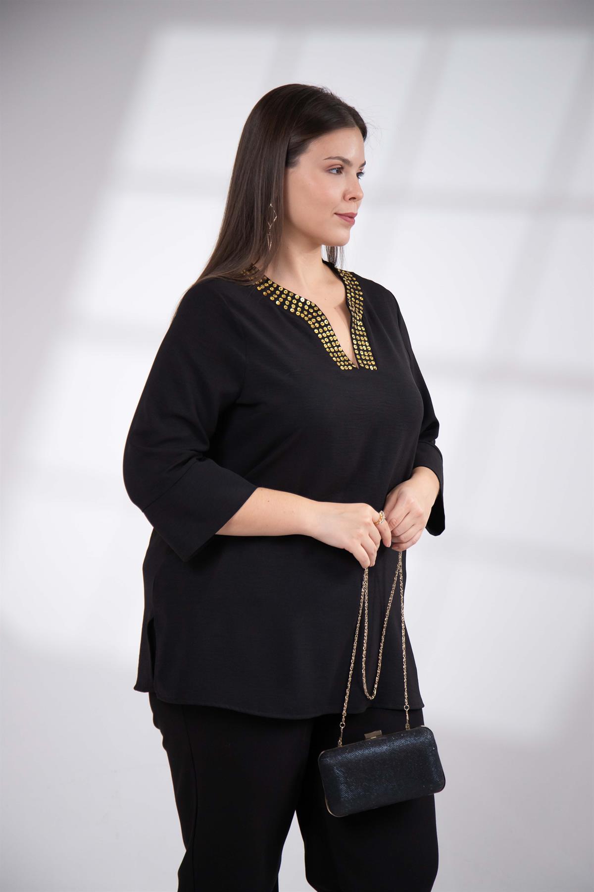 Büyük Beden 3330665 Yaka Pul İşlemeli Bluz  Siyah