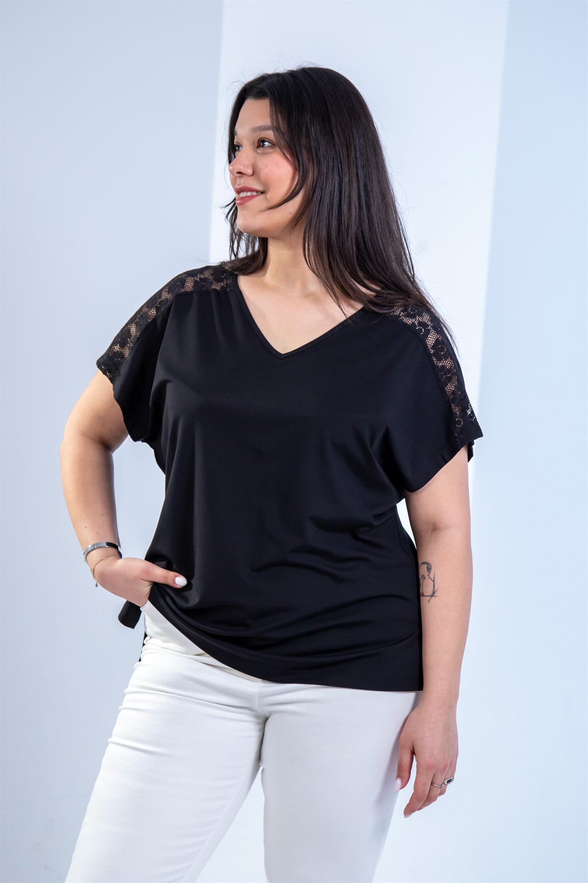 Büyük Beden 3330877 Dantel Detaylı Bluz Siyah