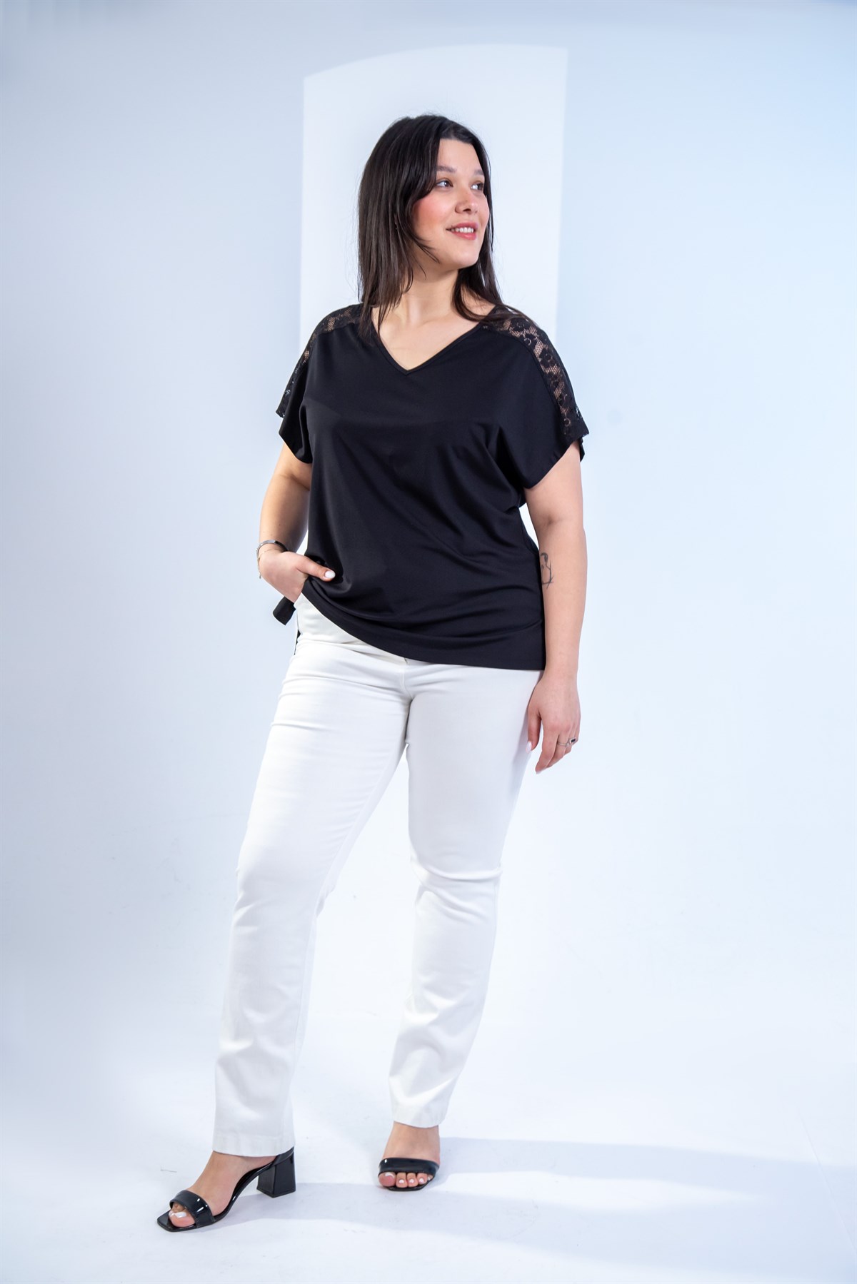 Büyük Beden 3330877 Dantel Detaylı Bluz Siyah
