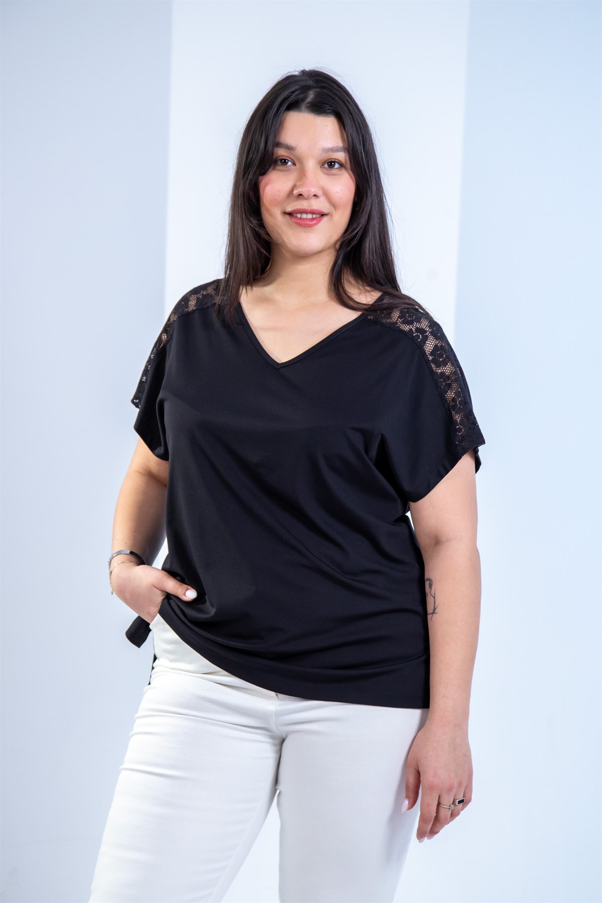 Büyük Beden 3330877 Dantel Detaylı Bluz Siyah