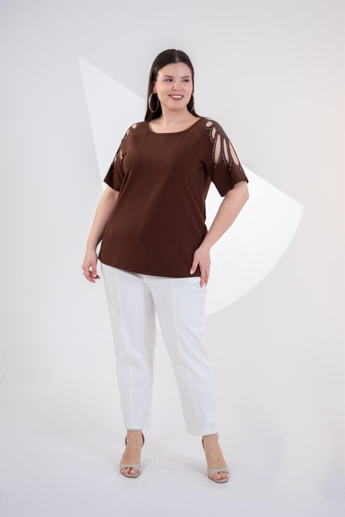 Büyük Beden 3330957 Omuz Drop Detaylı Bluz Kahverengi