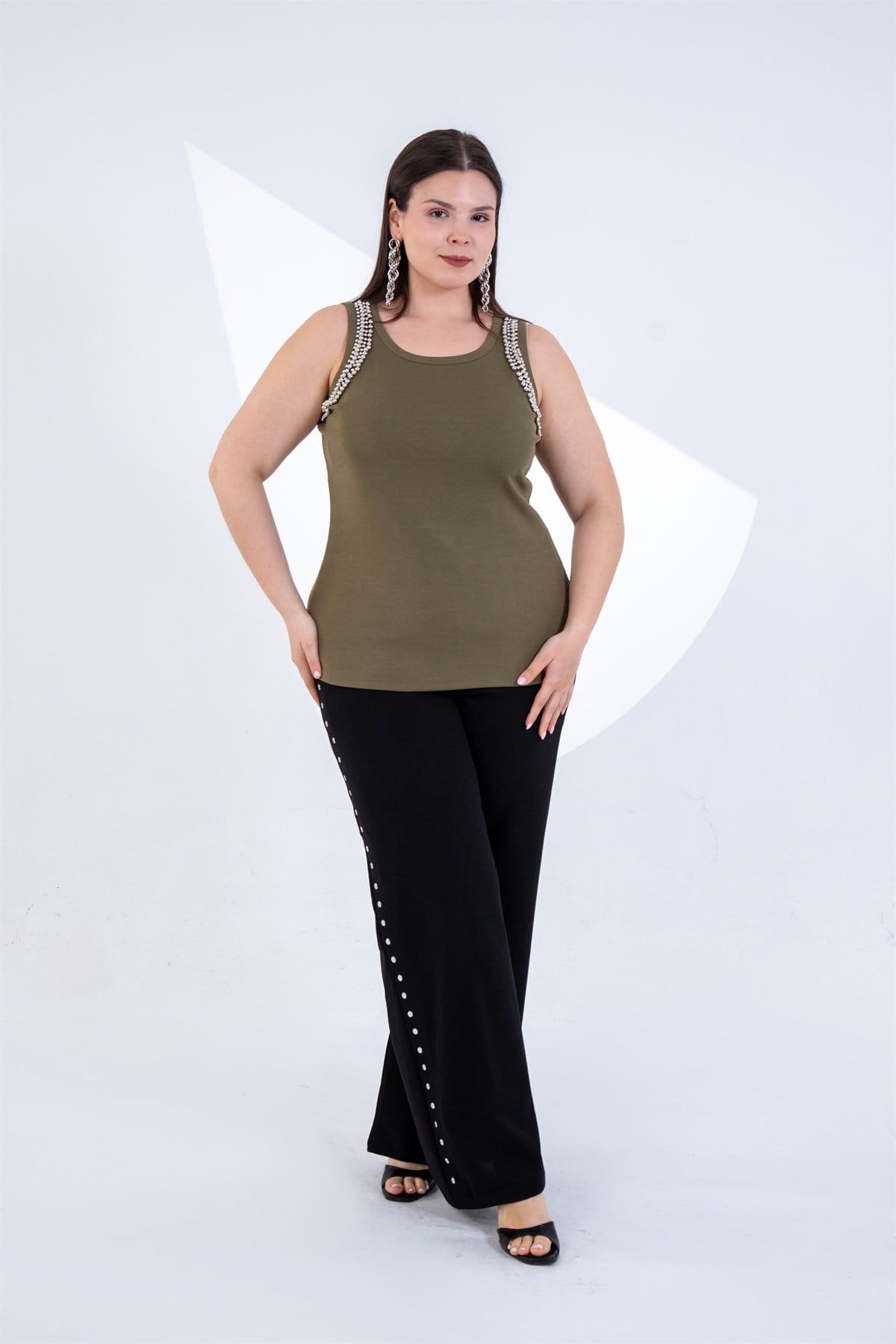 Büyük Beden 3330977 İnci Detaylı Bluz  Haki