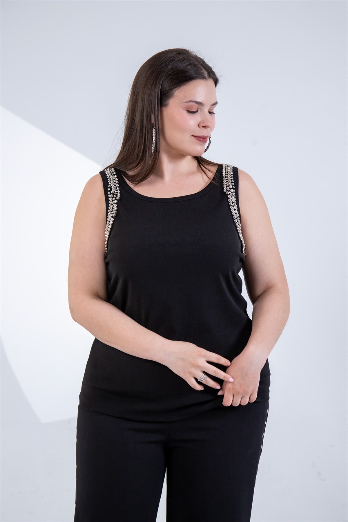 Büyük Beden 3330977 İnci Detaylı Bluz  Siyah