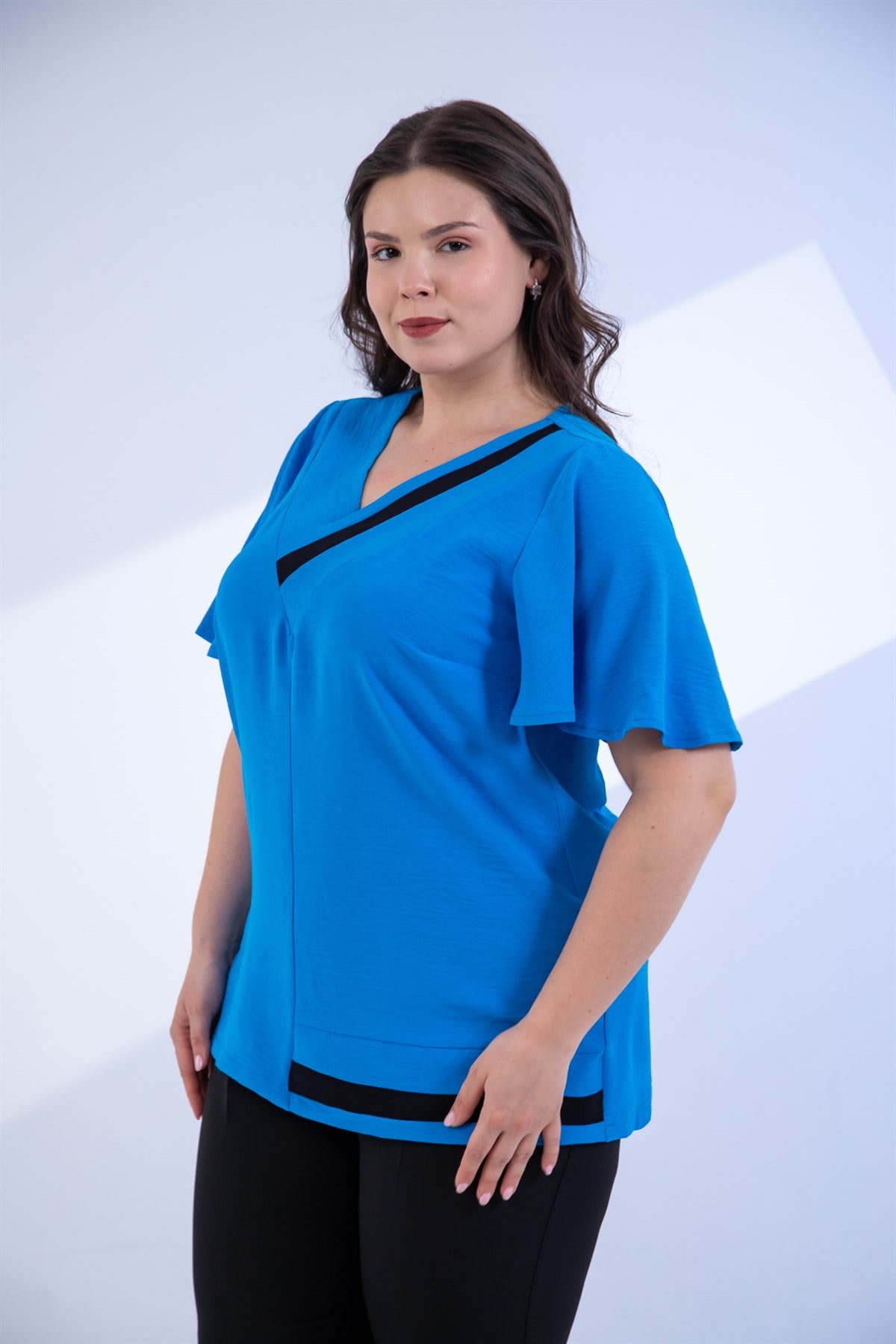 Büyük Beden 3330979 V Yaka Garnili Bluz  Mavi