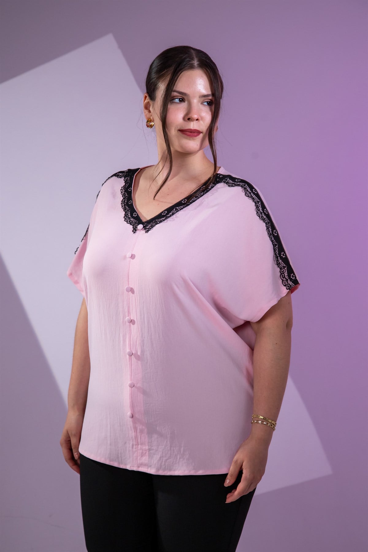 Büyük Beden 3331026 V Yaka Dantelli Bluz  Pembe