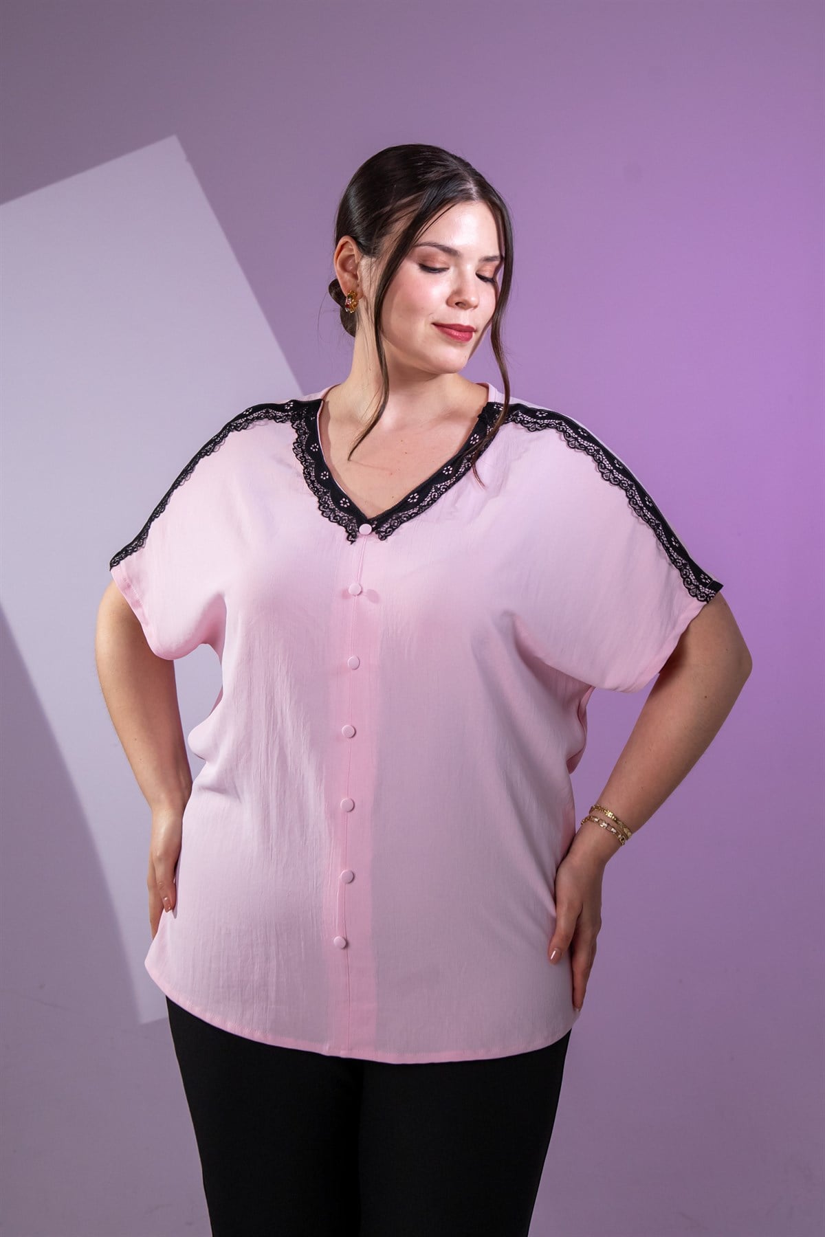 Büyük Beden 3331026 V Yaka Dantelli Bluz  Pembe
