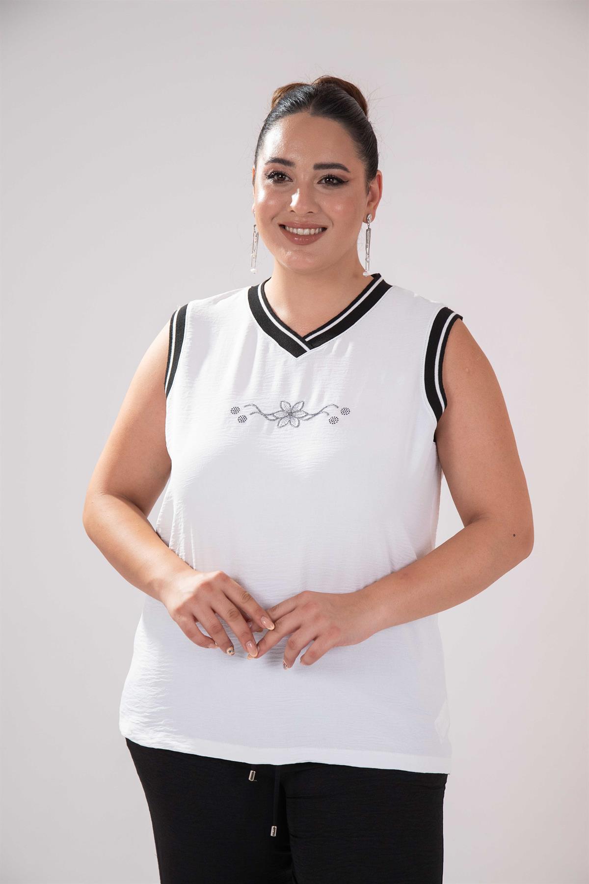 Büyük Beden 76330 Çiçek Nakışlı 3^Lü Takım Siyah