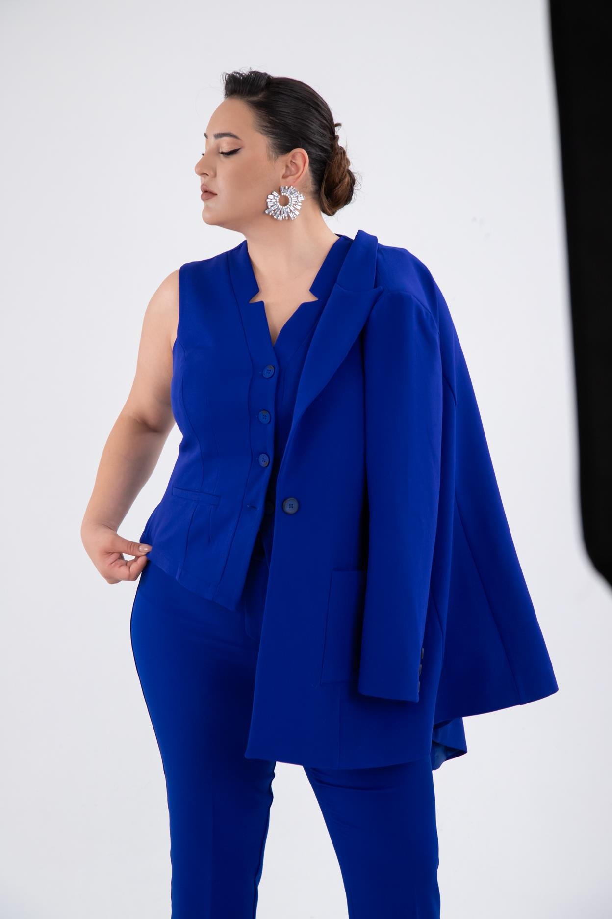 Büyük Beden 112035 Düğme Detaylı Yelekli Takım  Saks