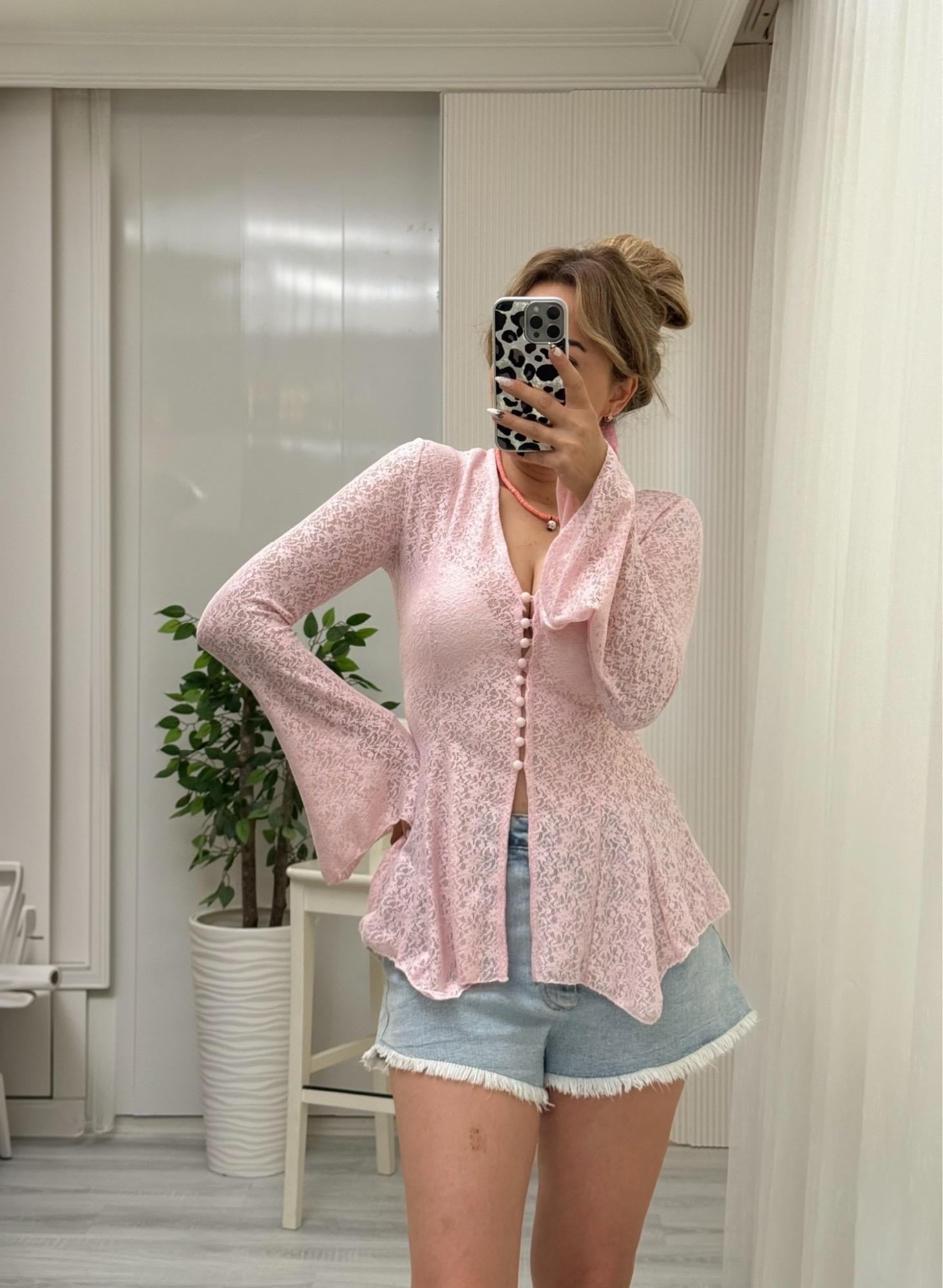 MODAYBUTİKDüğmeli Kolları Volanlı Pembe Peplum Dantel Bluz