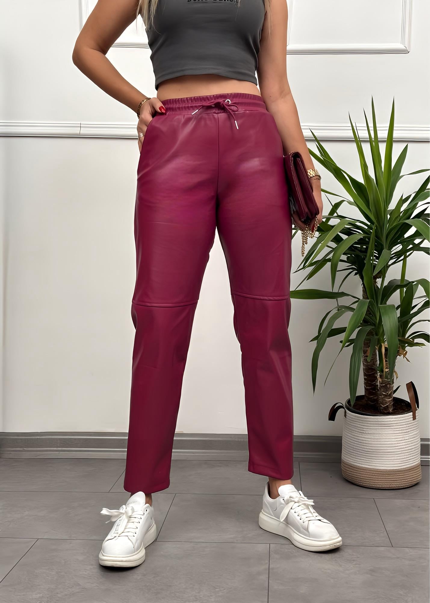 Beli Lastikli Bordo Deri PantolonYeni Gelenler ModayBeli Lastikli Bordo Deri Pantolon
