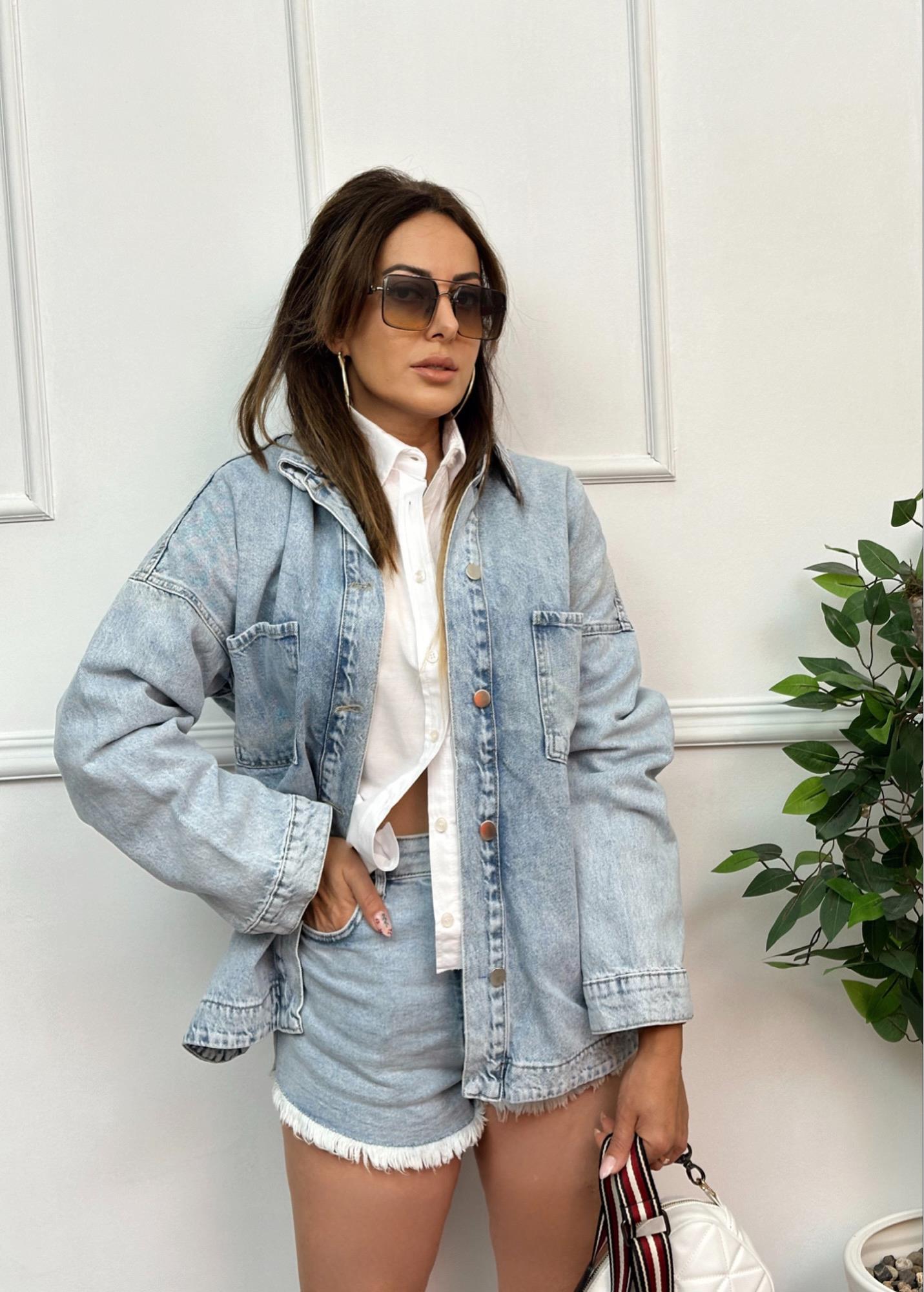 Büyük Cepli Buz Mavisi Denim CeketYeni Gelenler ModayBüyük Cepli Buz Mavisi Denim Ceket