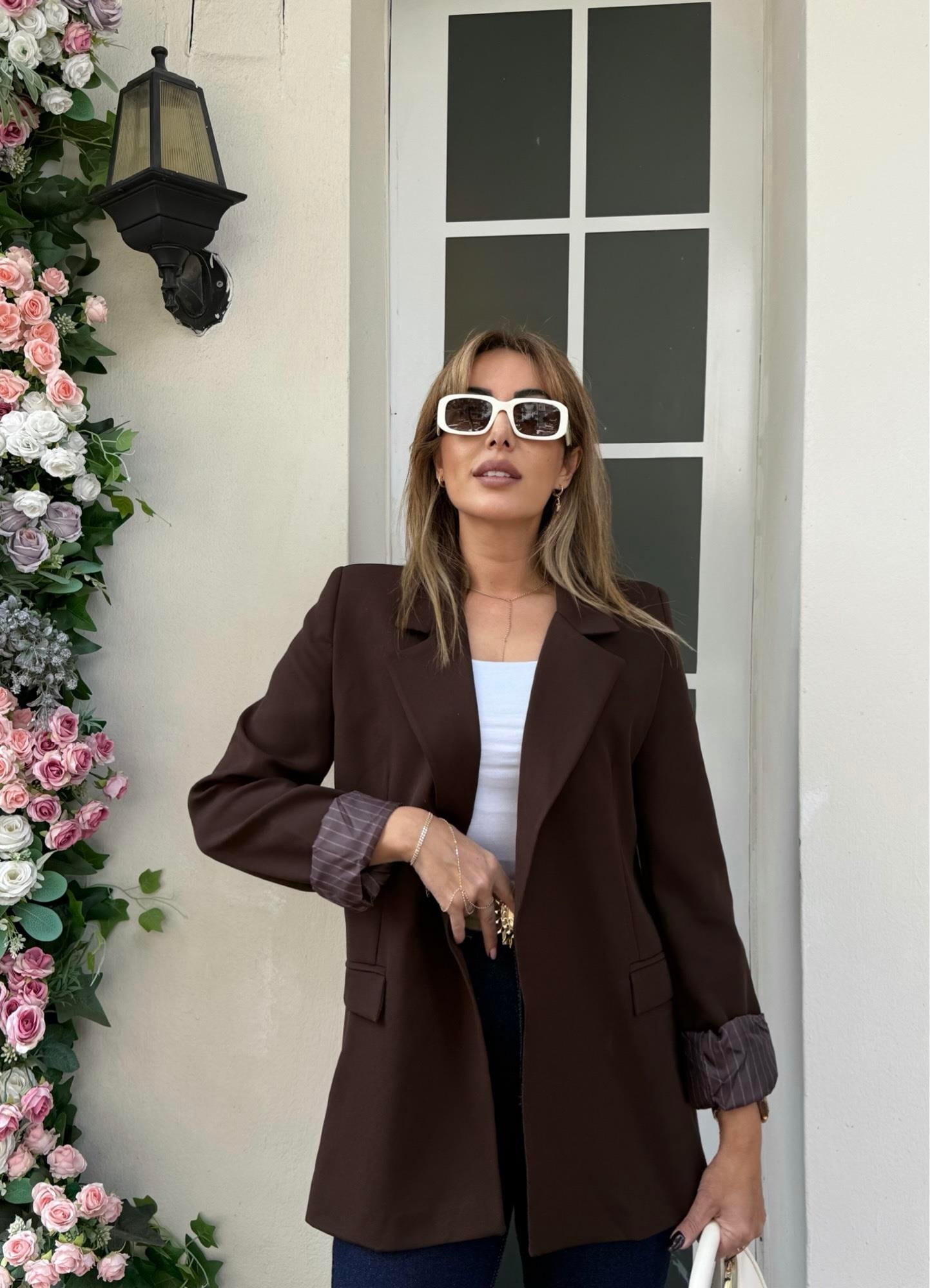 Çizgili Astar Detay Acı Kahve Blazer CeketYeni Gelenler ModayÇizgili Astar Detay Acı Kahve Blazer Ceket