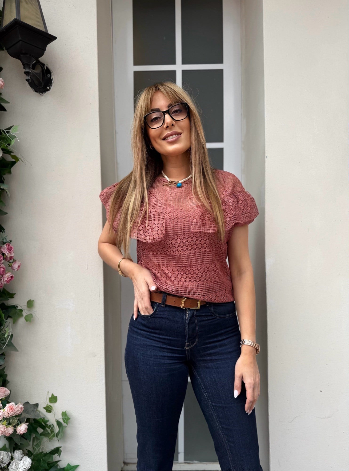 Gül Kurusu Ajurlu Fırfır Detay BluzYeni Gelenler ModayGül Kurusu Ajurlu Fırfır Detay Bluz
