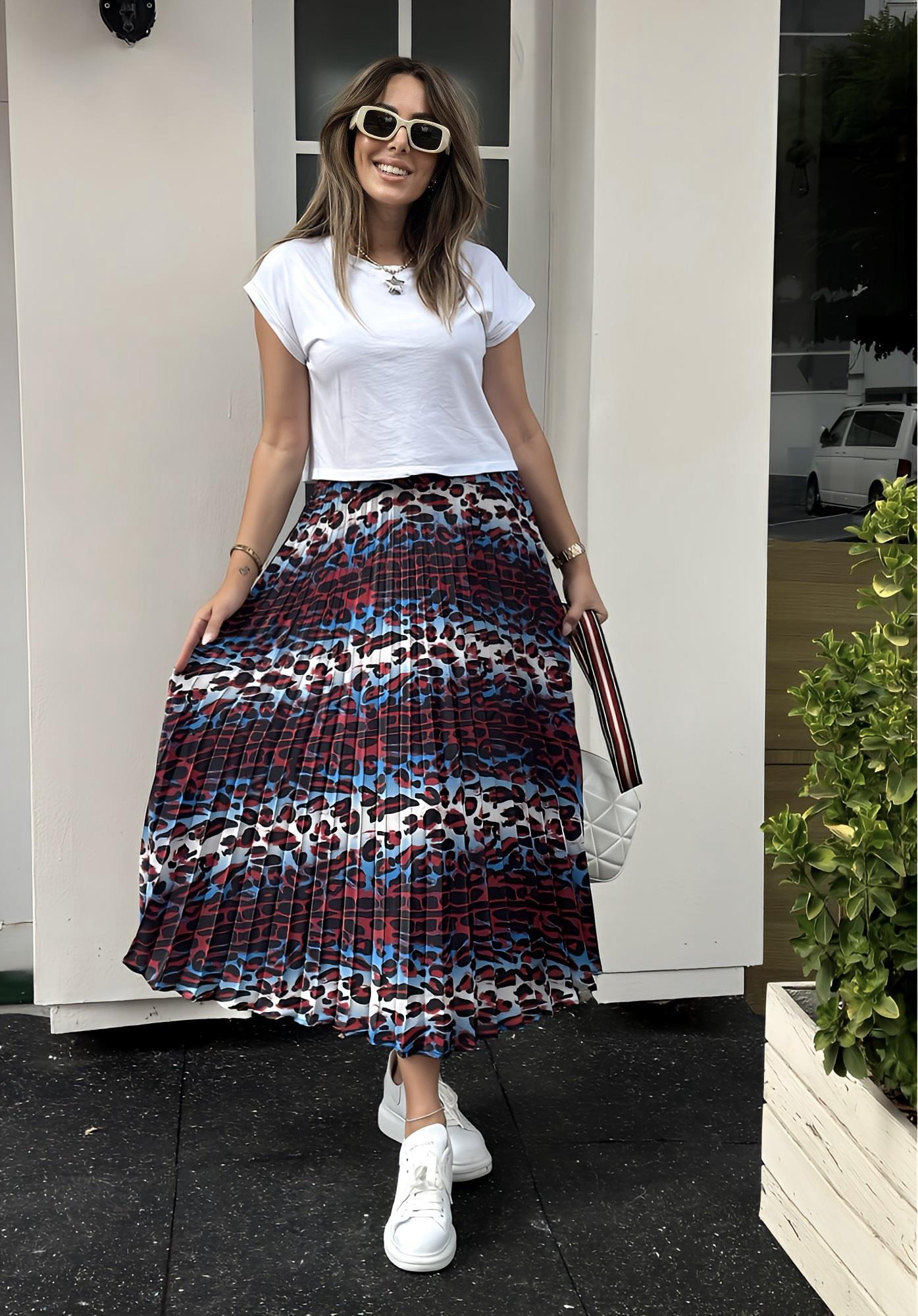 Kırmızı Mavi Leopar Desenli Pliseli EtekYeni Gelenler ModayKırmızı Mavi Leopar Desenli Pliseli Etek