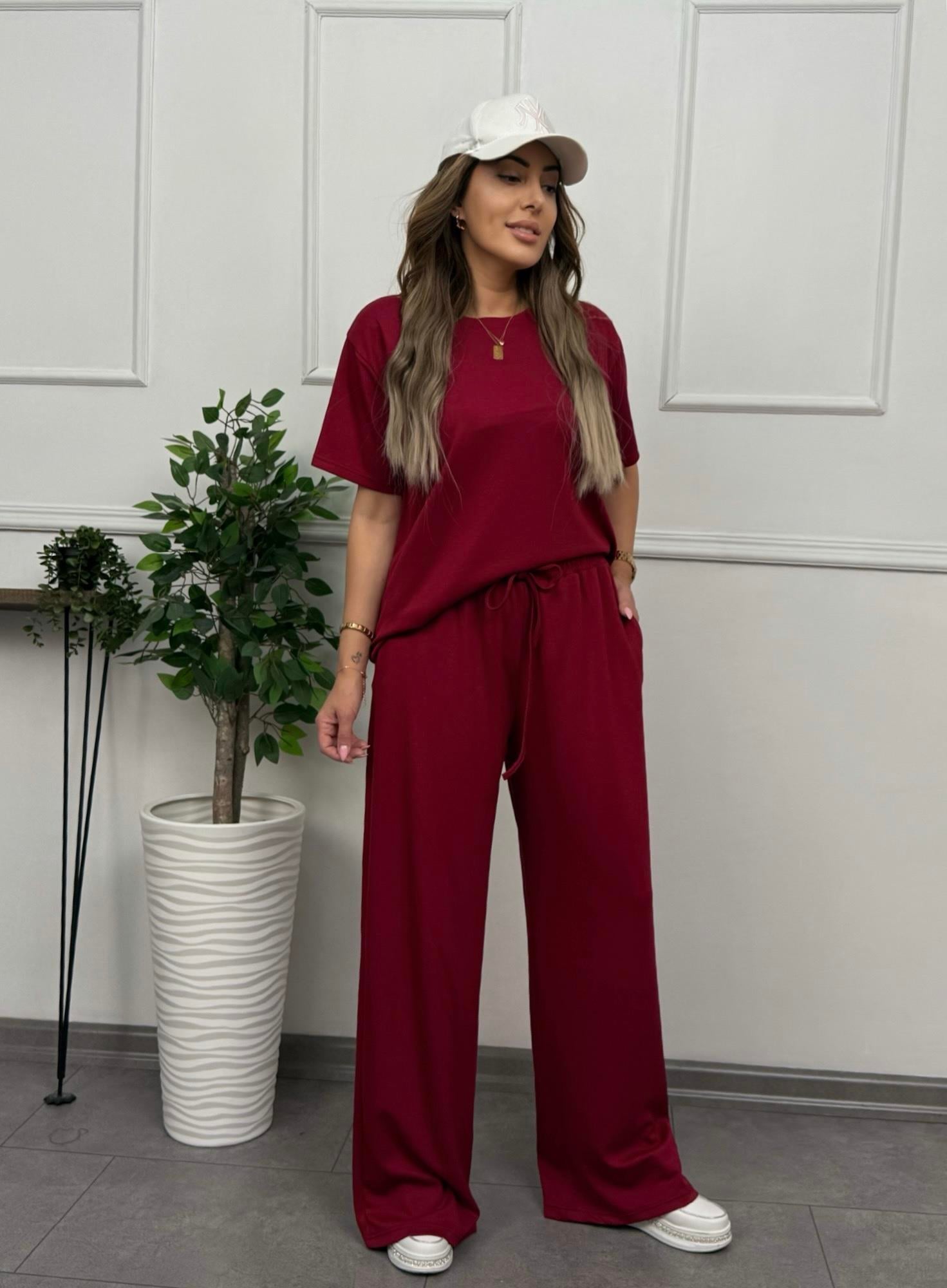 Kısa Kollu Modal Bordo Eşofman TakımıYeni Gelenler ModayKısa Kollu Modal Bordo Eşofman Takımı