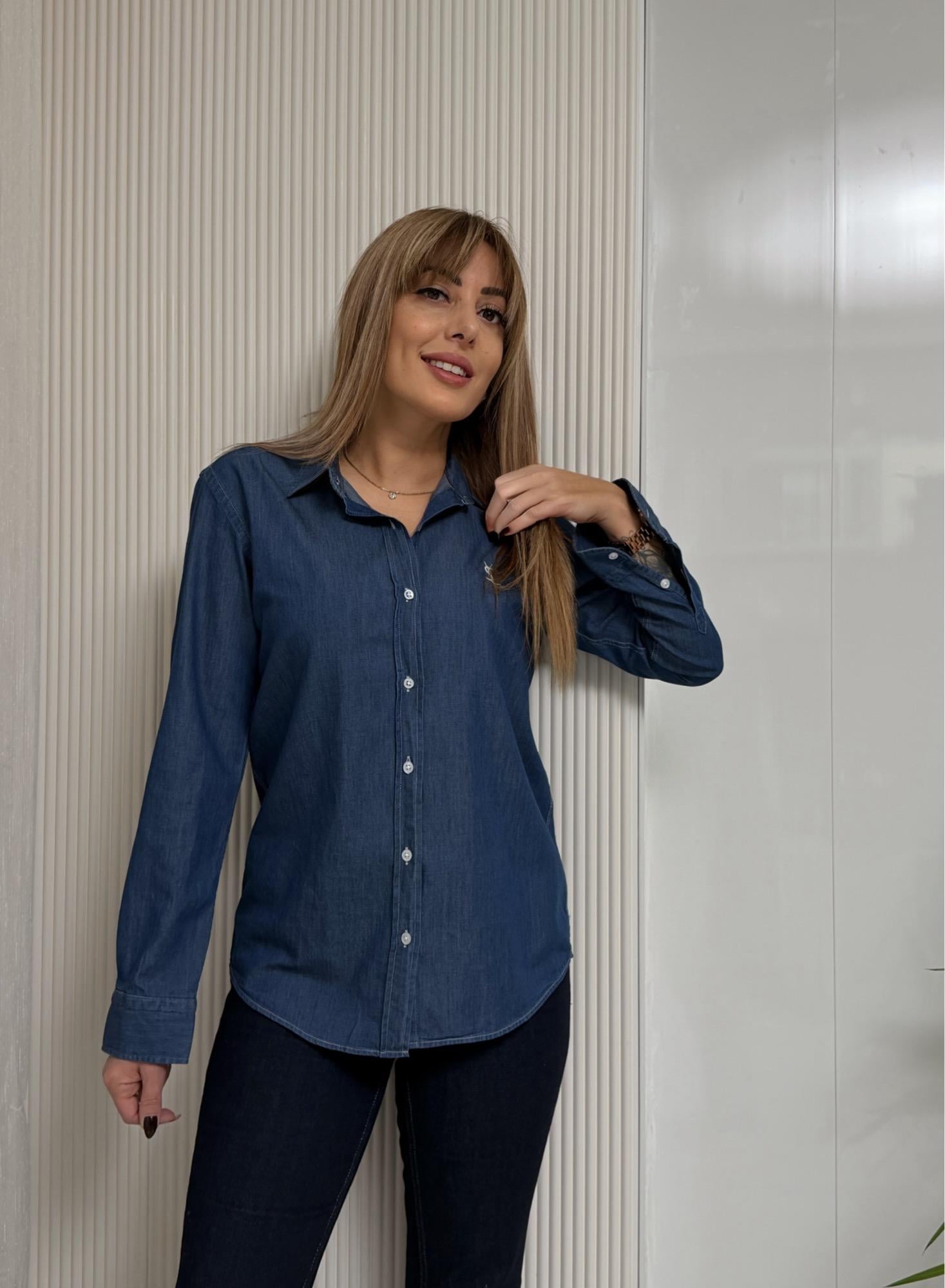 Nakışlı Lacivert Denim GömlekYeni Gelenler ModayNakışlı Lacivert Denim Gömlek
