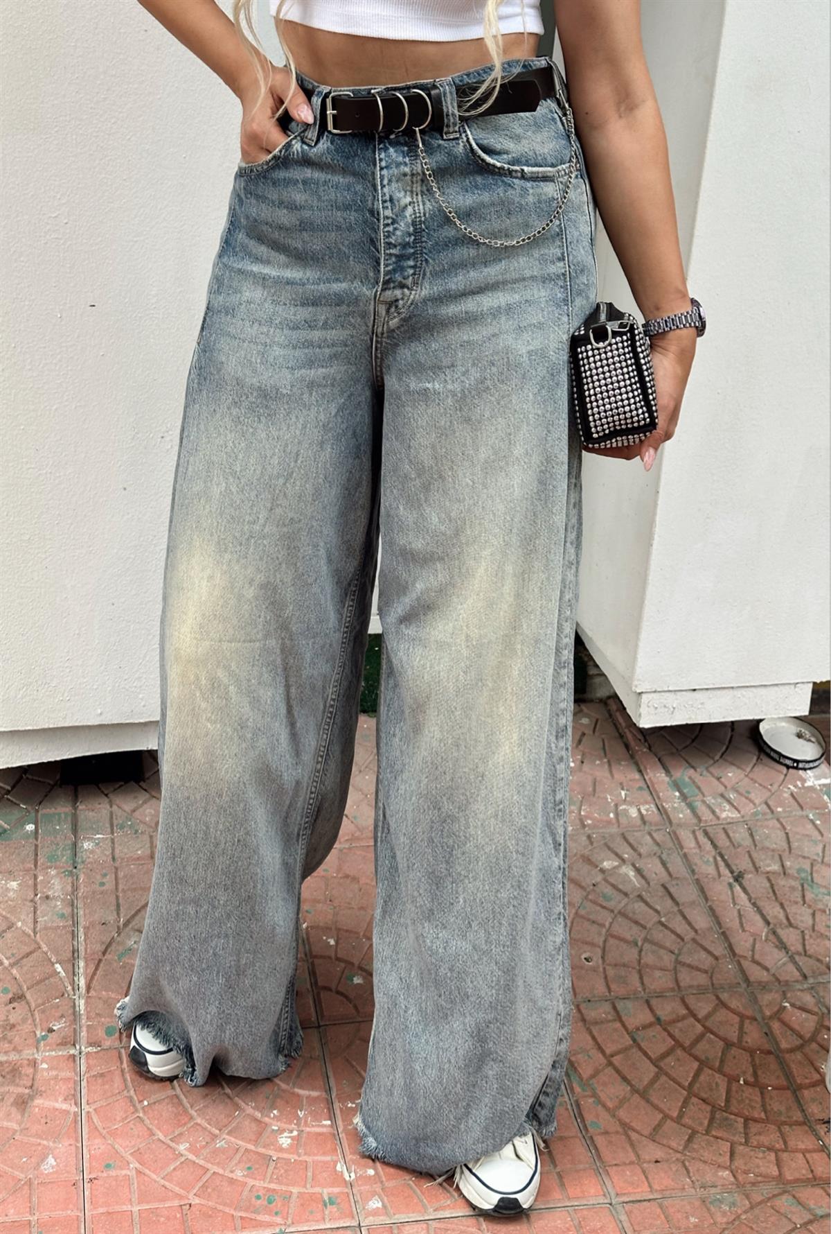 Püskül Detaylı Oversize JeanYeni Geleneler ModayPüskül Detaylı Oversize Jean