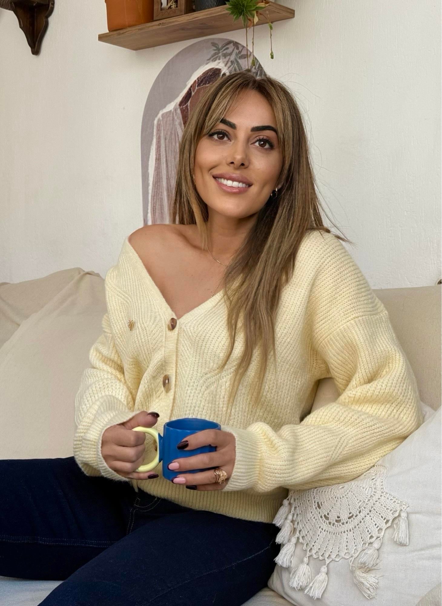 Saç Örgülü Soft Sarı HırkaYeni Gelenler ModaySaç Örgülü Soft Sarı Hırka