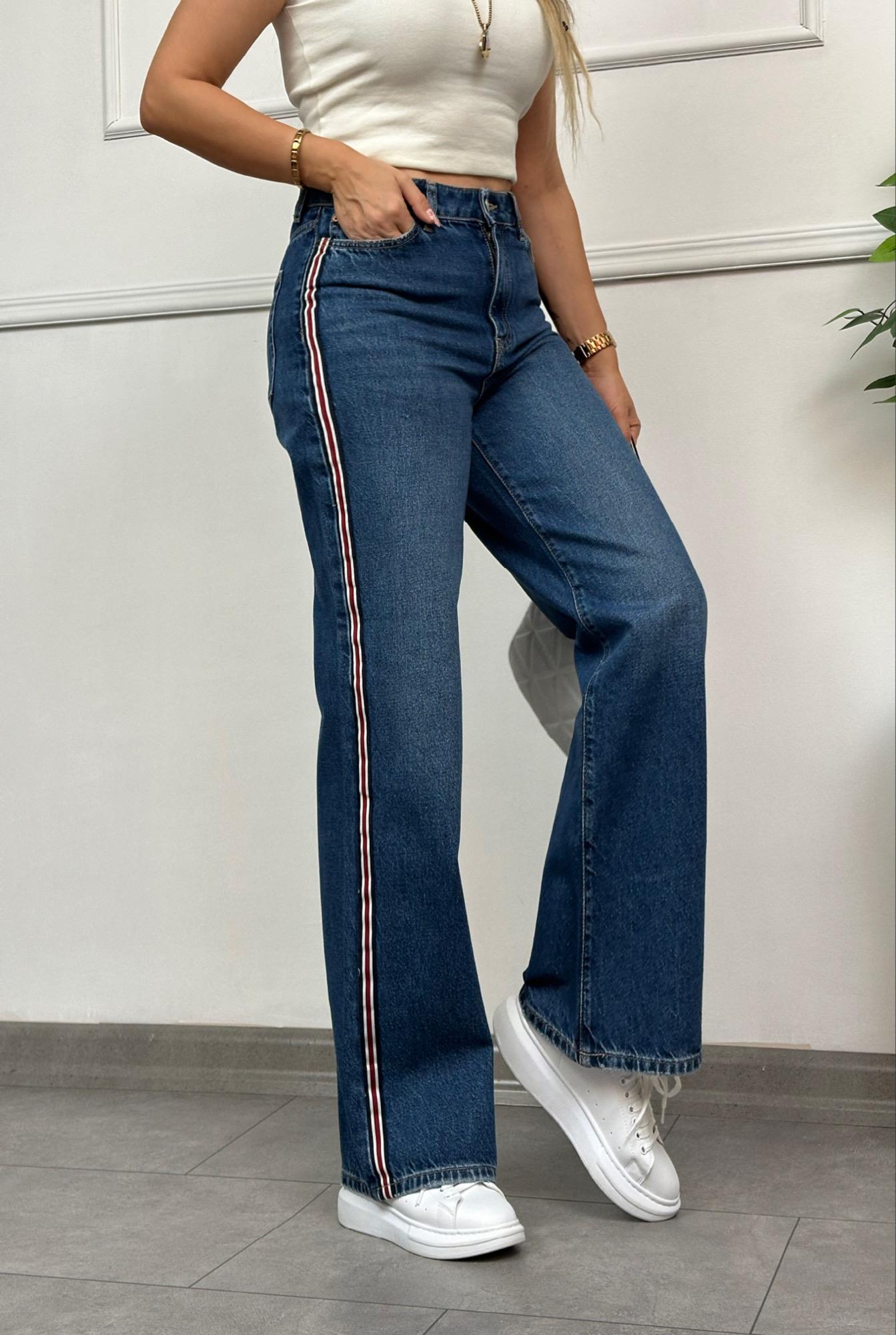 Şerit Detaylı Wideleg Mavi JeanYeni Gelenler ModayŞerit Detaylı Wideleg Mavi Jean