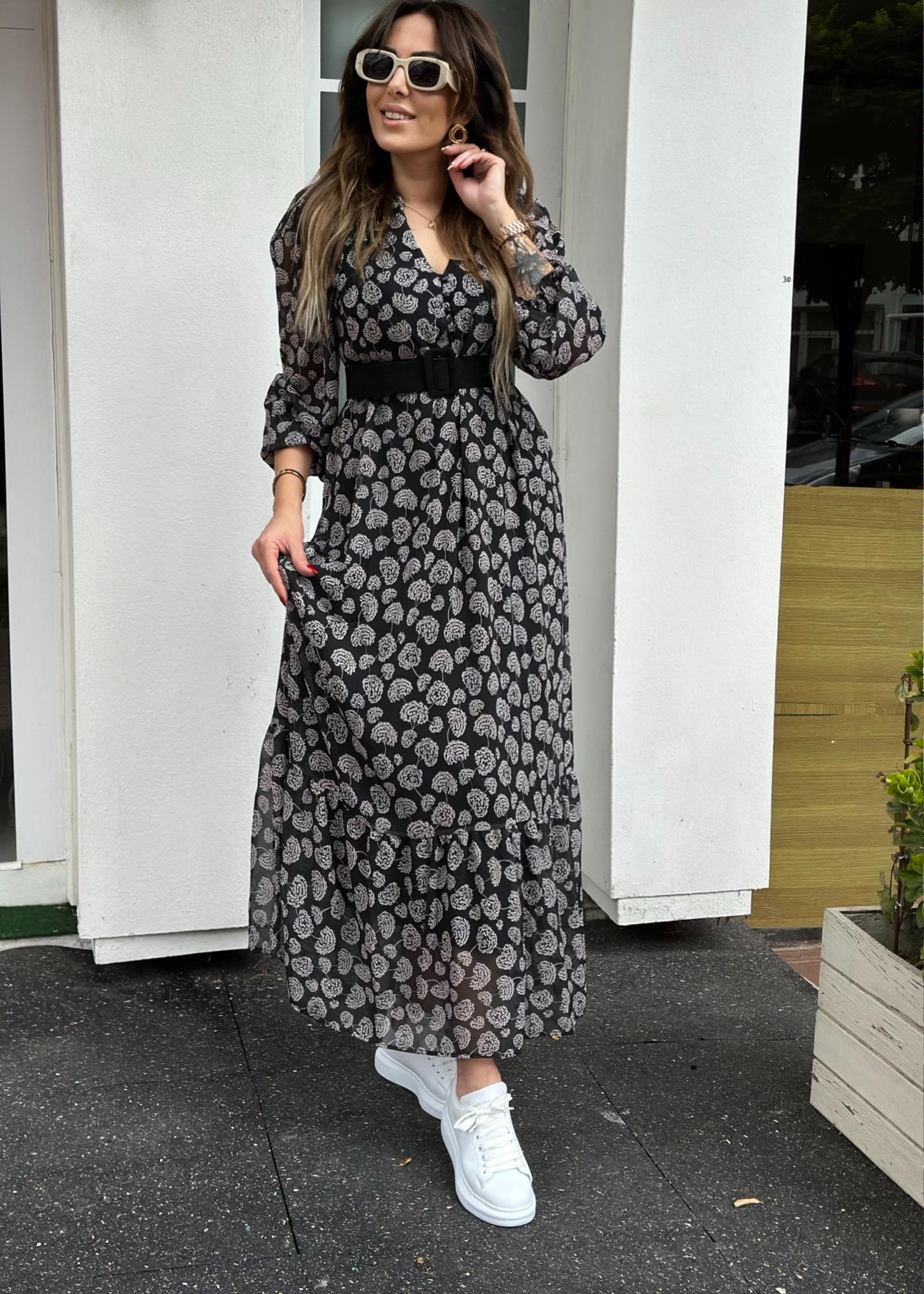 Siyah Beyaz Çiçek Desenli Maxi Boy Şifon ElbiseYeni Gelenler ModaySiyah Beyaz Çiçek Desenli Maxi Boy Şifon Elbise