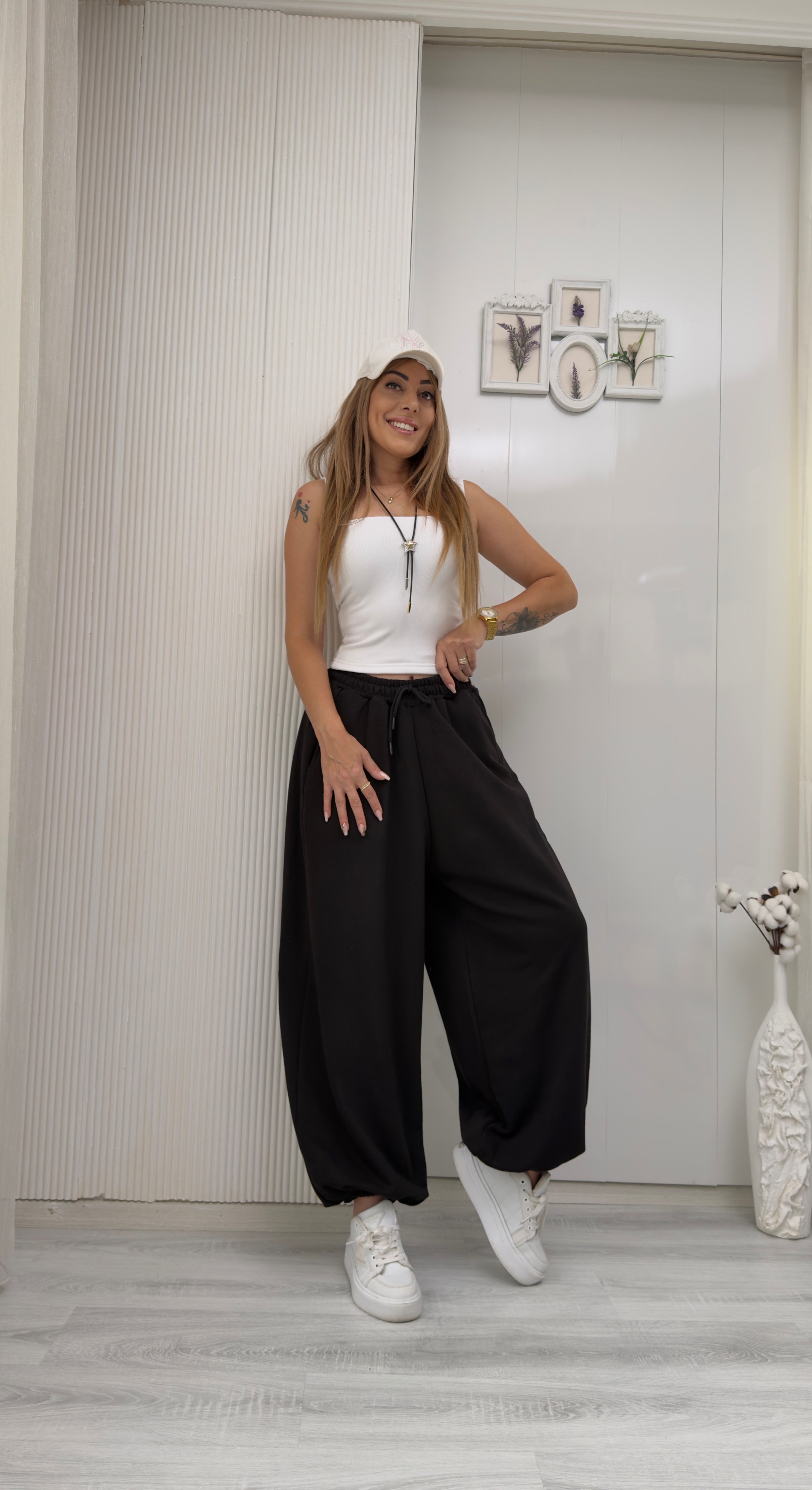 Siyah Jogger Paça Lastikli EşofmanMODAYBUTİKSiyah Jogger Paça Lastikli Eşofman