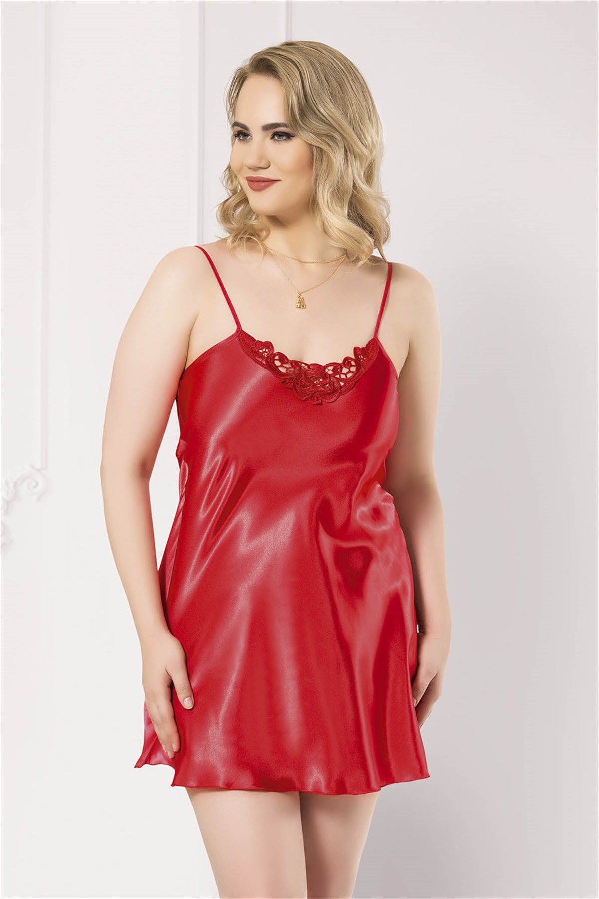 Aria's Closet Large Size Red Short Satin Night