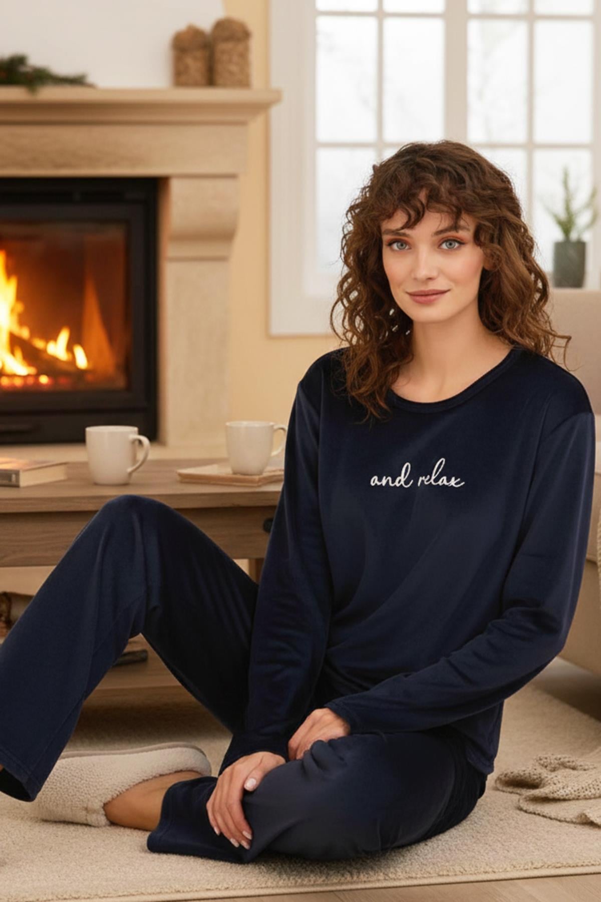 Kadın Kadife Kumaş Pijama Takımı 13166-2785 Lacivert03