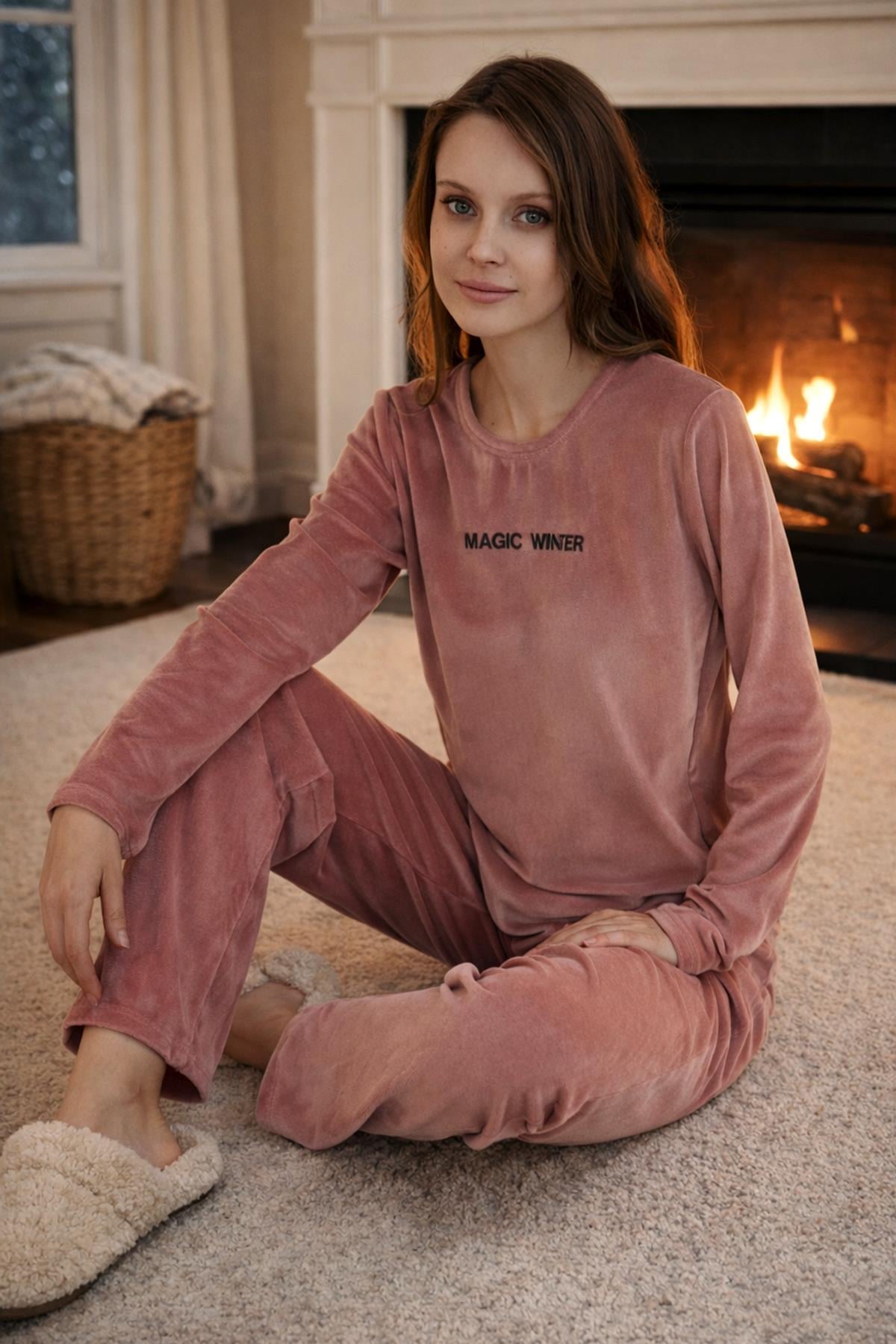 Kadın Kadife Kumaş Pijama Takımı 13166-2203 Pudra