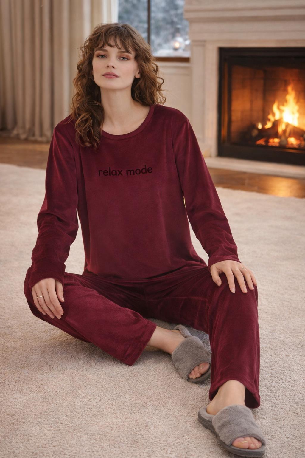 Kadın Kadife Kumaş Pijama Takımı 13164-3008 Bordo