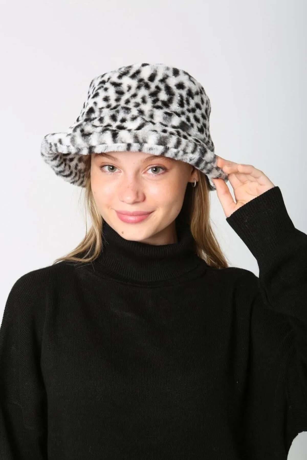 Kadın Peluş Bucket Şapka RKŞ-01 Siyah Beyaz Benekli 