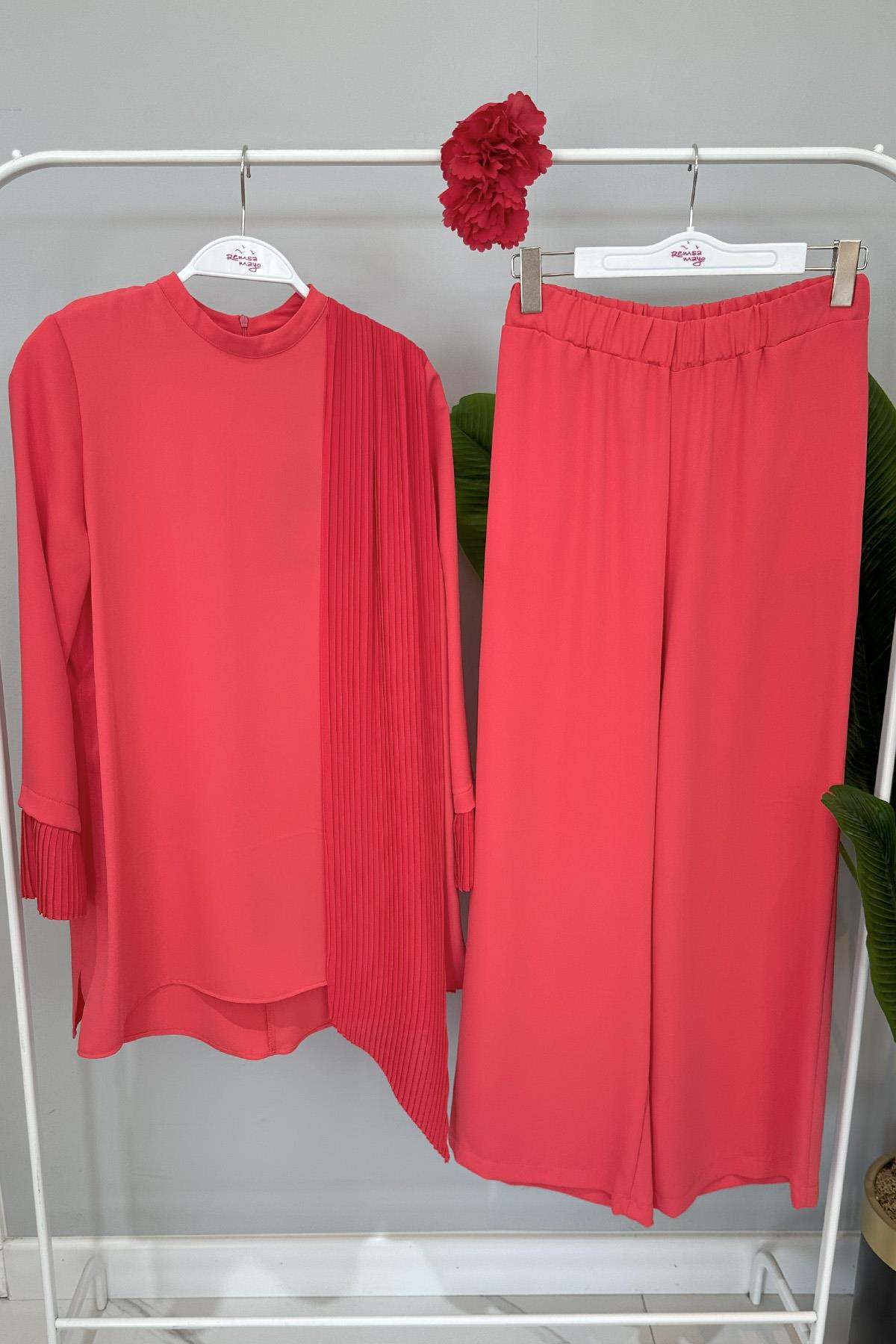 Nuss Broş Detaylı Pantolonlu Takım 1013 Mercan