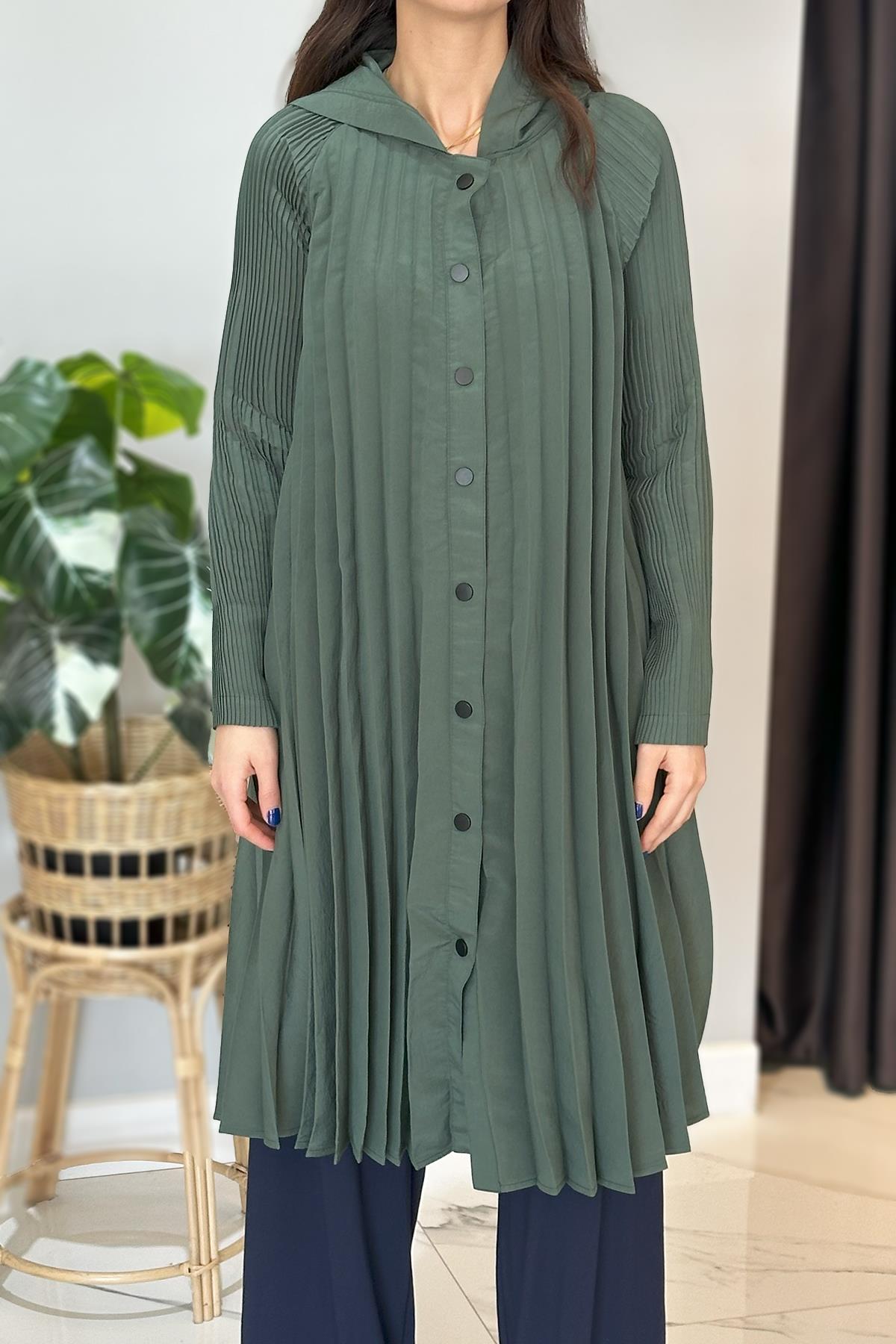 Önden Çıtçıt ve Plise Kolları Akordiyon Kap 5881 Turmalin Yeşil