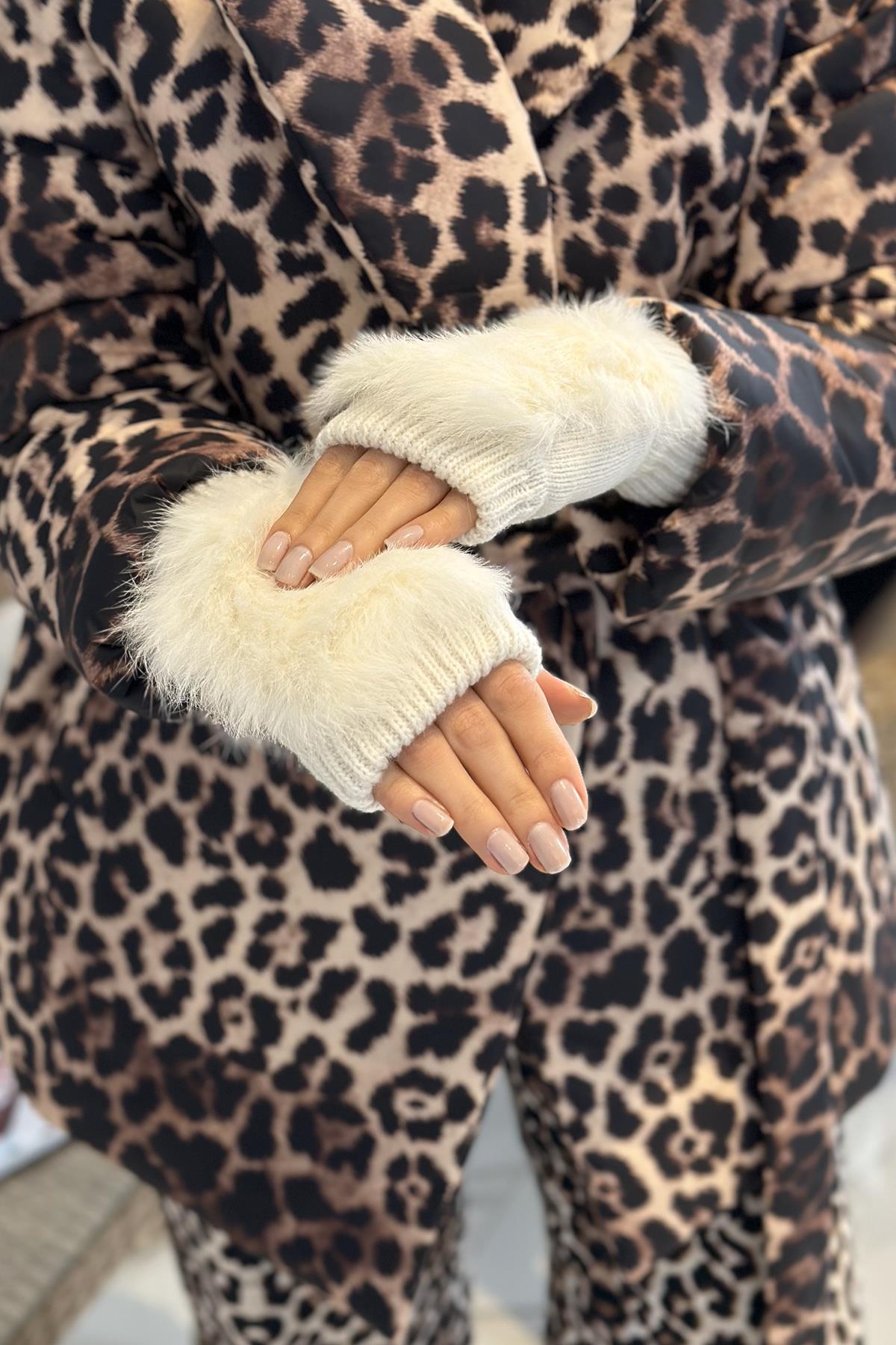 Peluş Detay Kadın Örme Kesik Eldiven ELD-30 Ekru