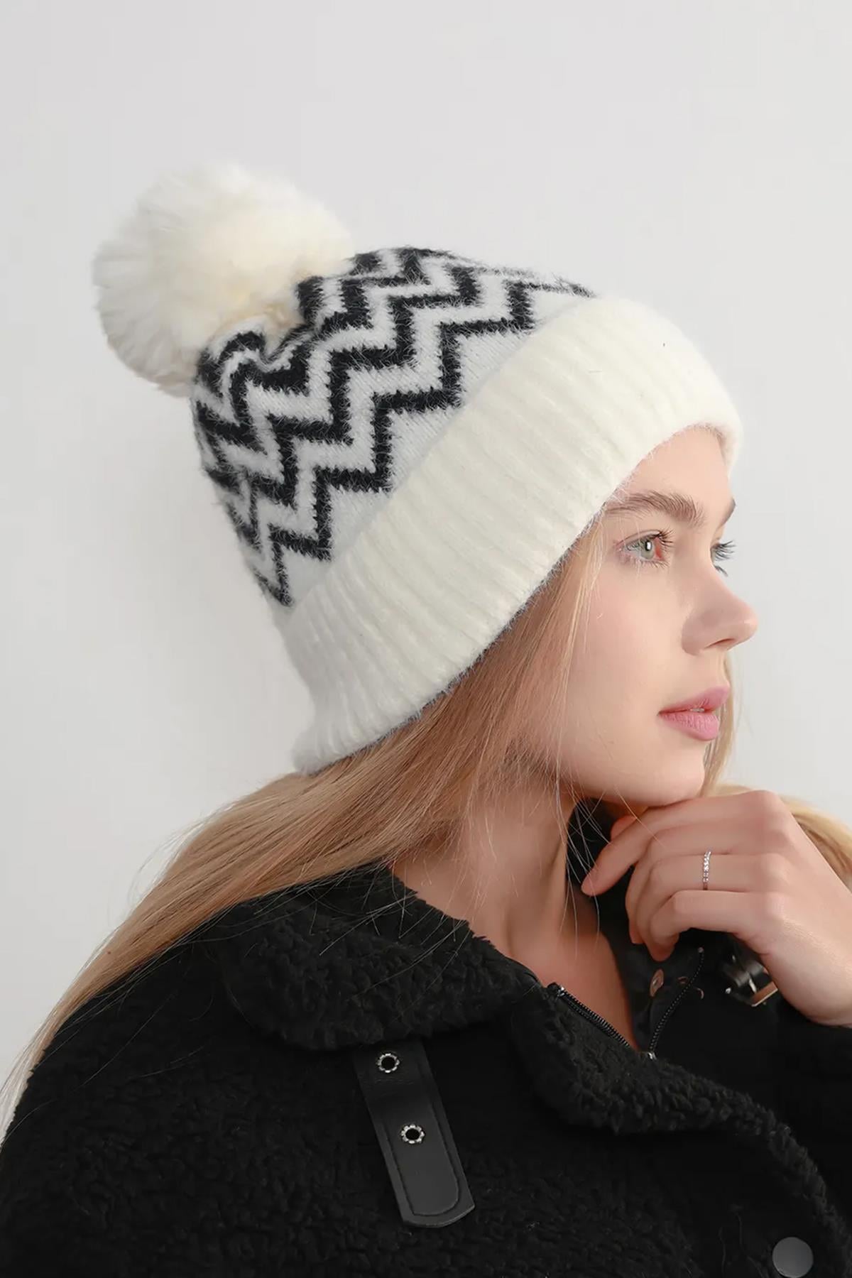 Zigzag Desenli Kadın Bere RKŞ-19 Siyah Beyaz