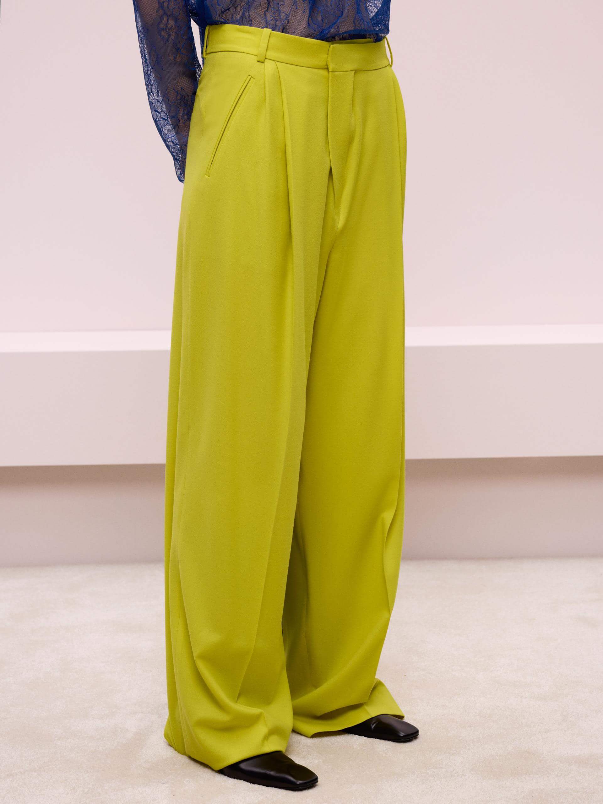 Lemon yellow trousers 2025