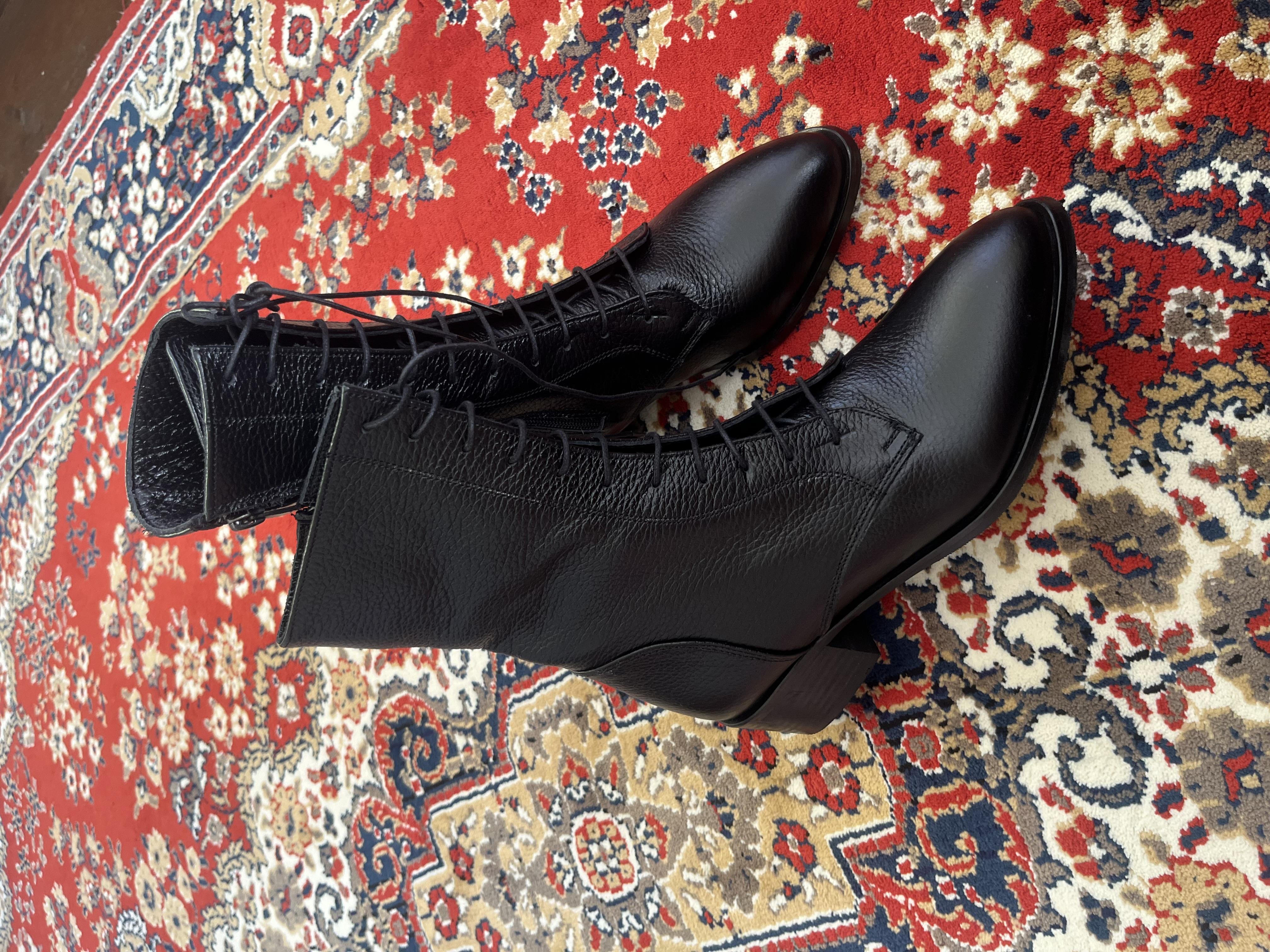 ADEL SİYAH KLASİK BOT