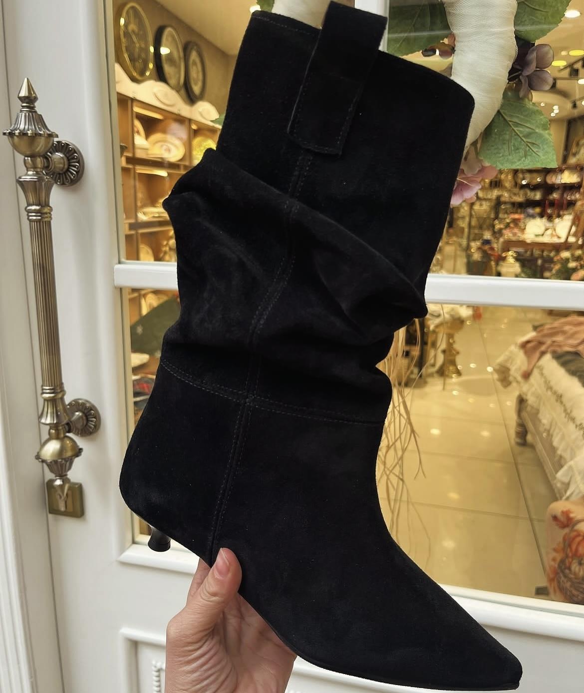 SİYAH SÜET MİNİ  TOPUKLU ÇİZME