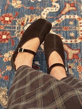 KAHVE KARE SÜET BANTLI BABET