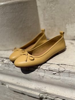 SARI KAUÇUK TABAN DERİ BABET