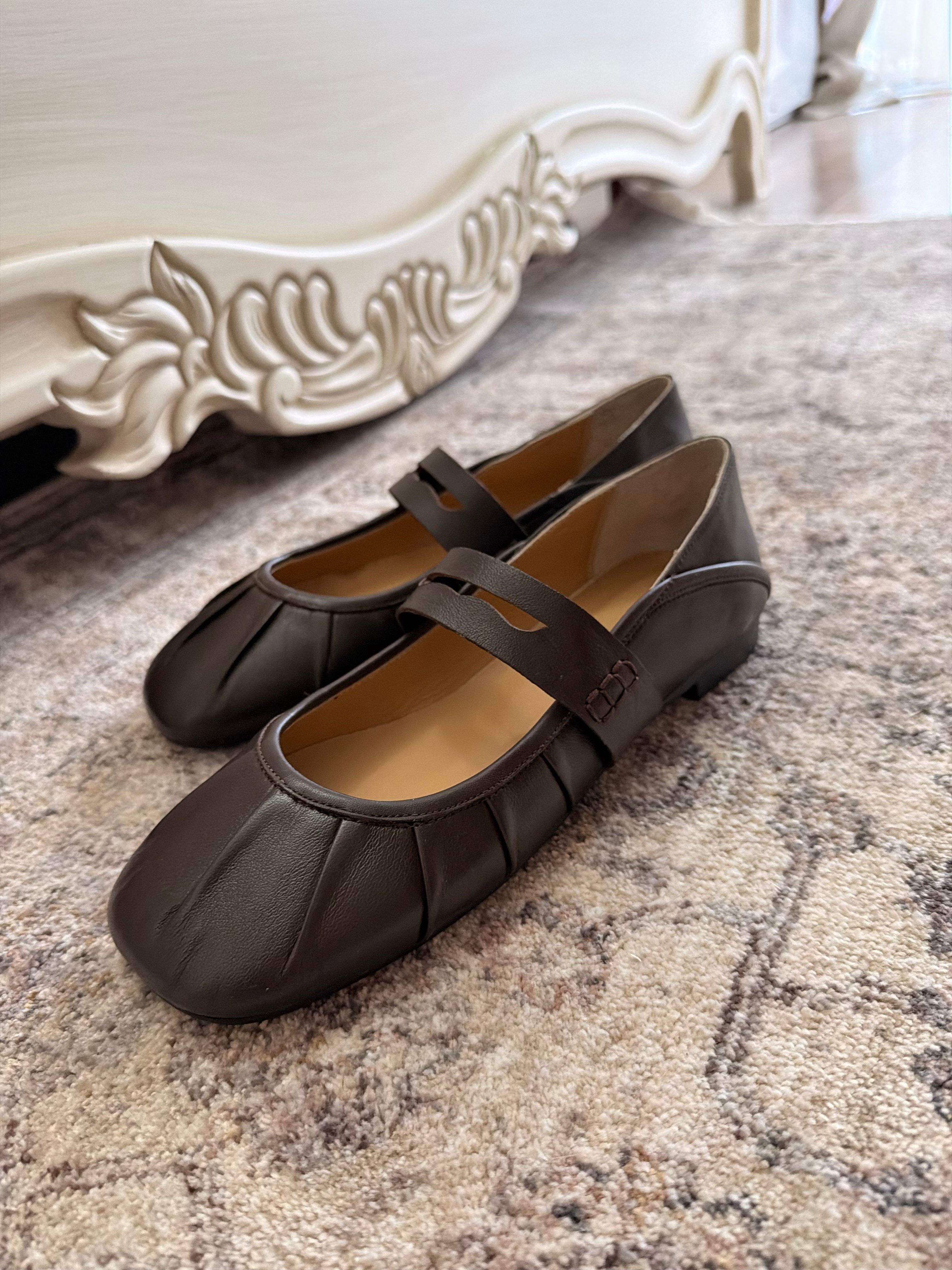 ACI KAHVE PLİSELİ  KARE  BANTLI HAKİKİ DERİ BABET