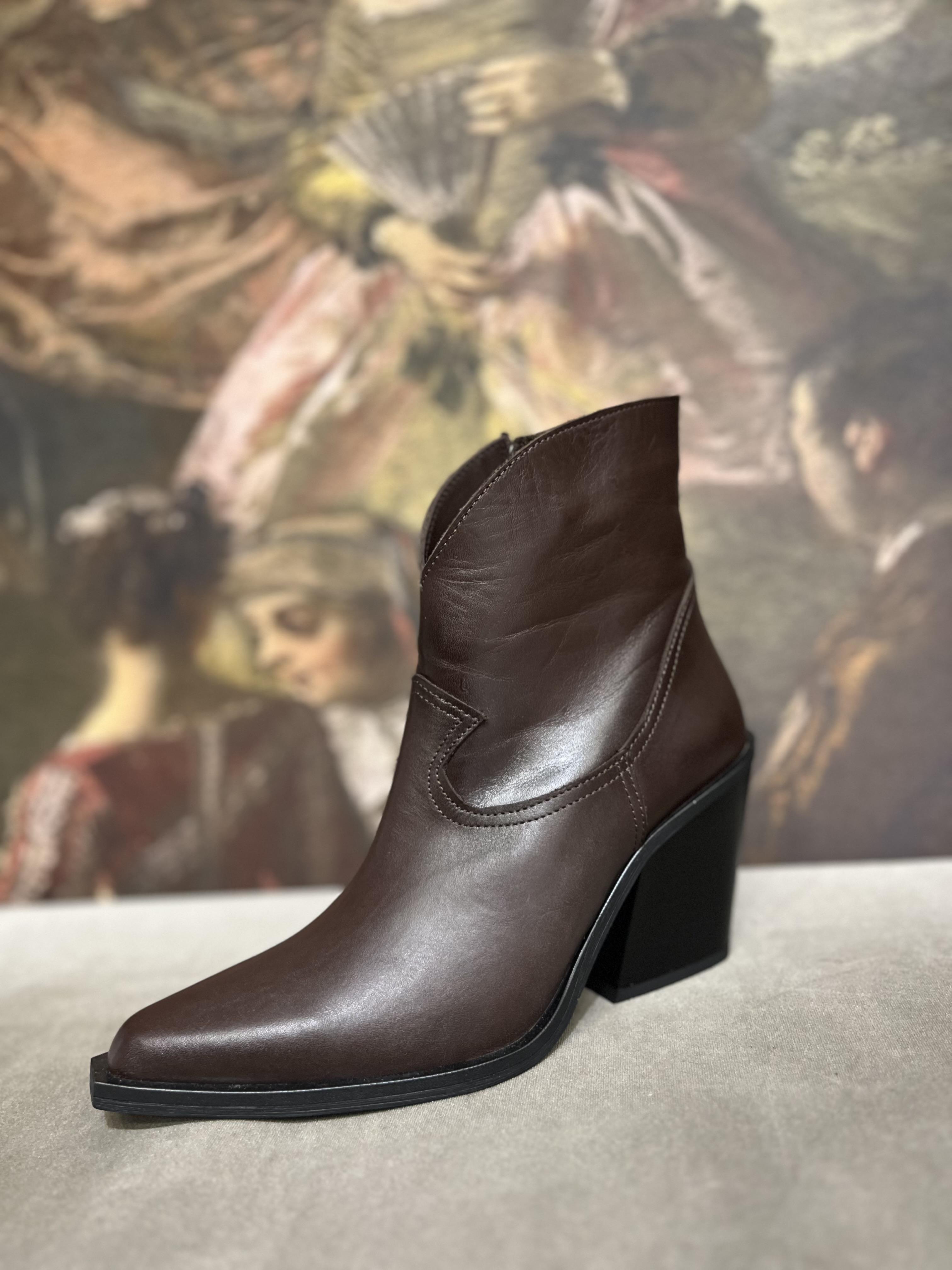 ACI KAHVE WESTERN TOPUKLU DERİ BOT