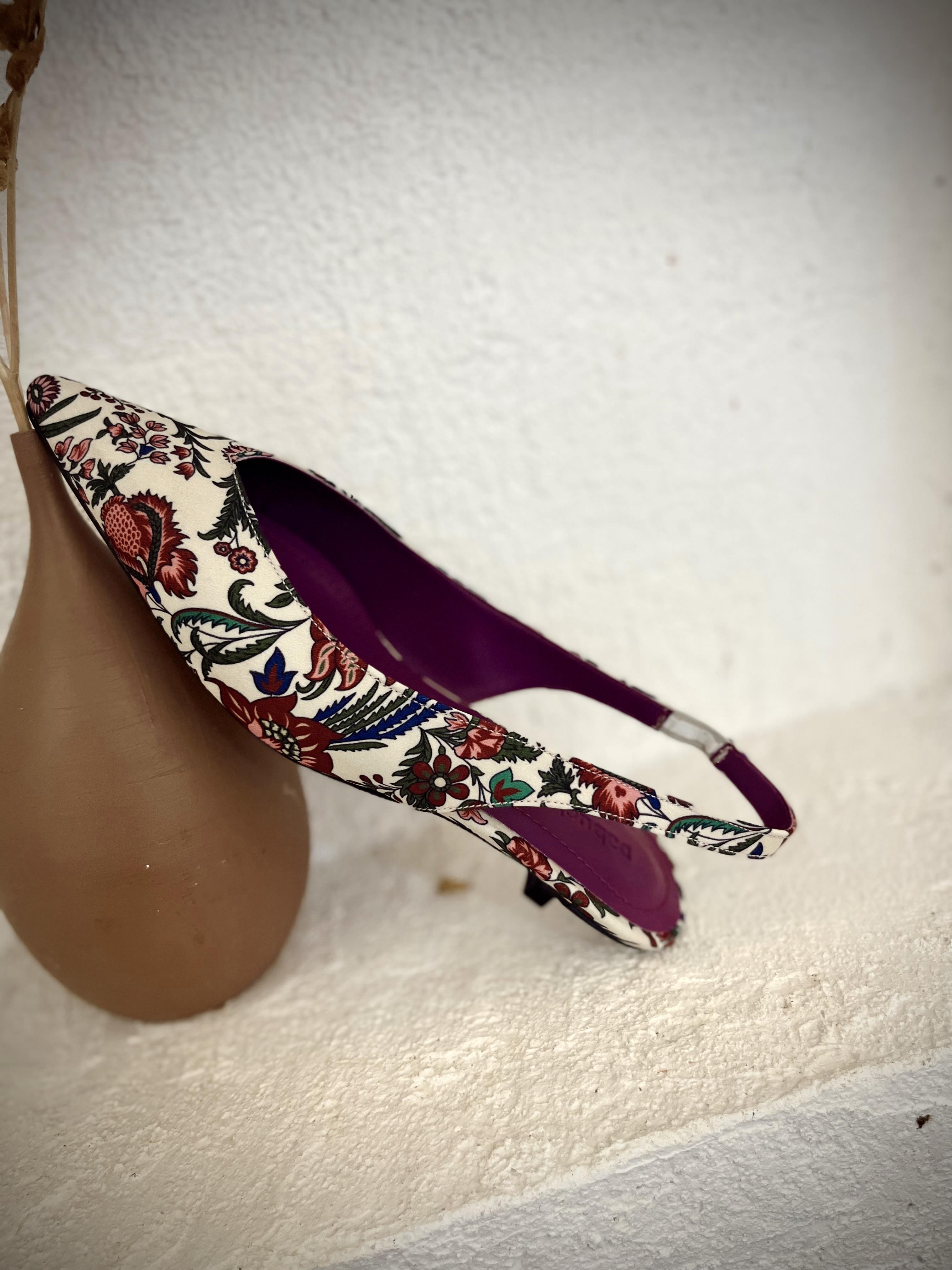 BEJ ETNİK DESENLİ VİNTAGE TOPUKLU AYAKKABI