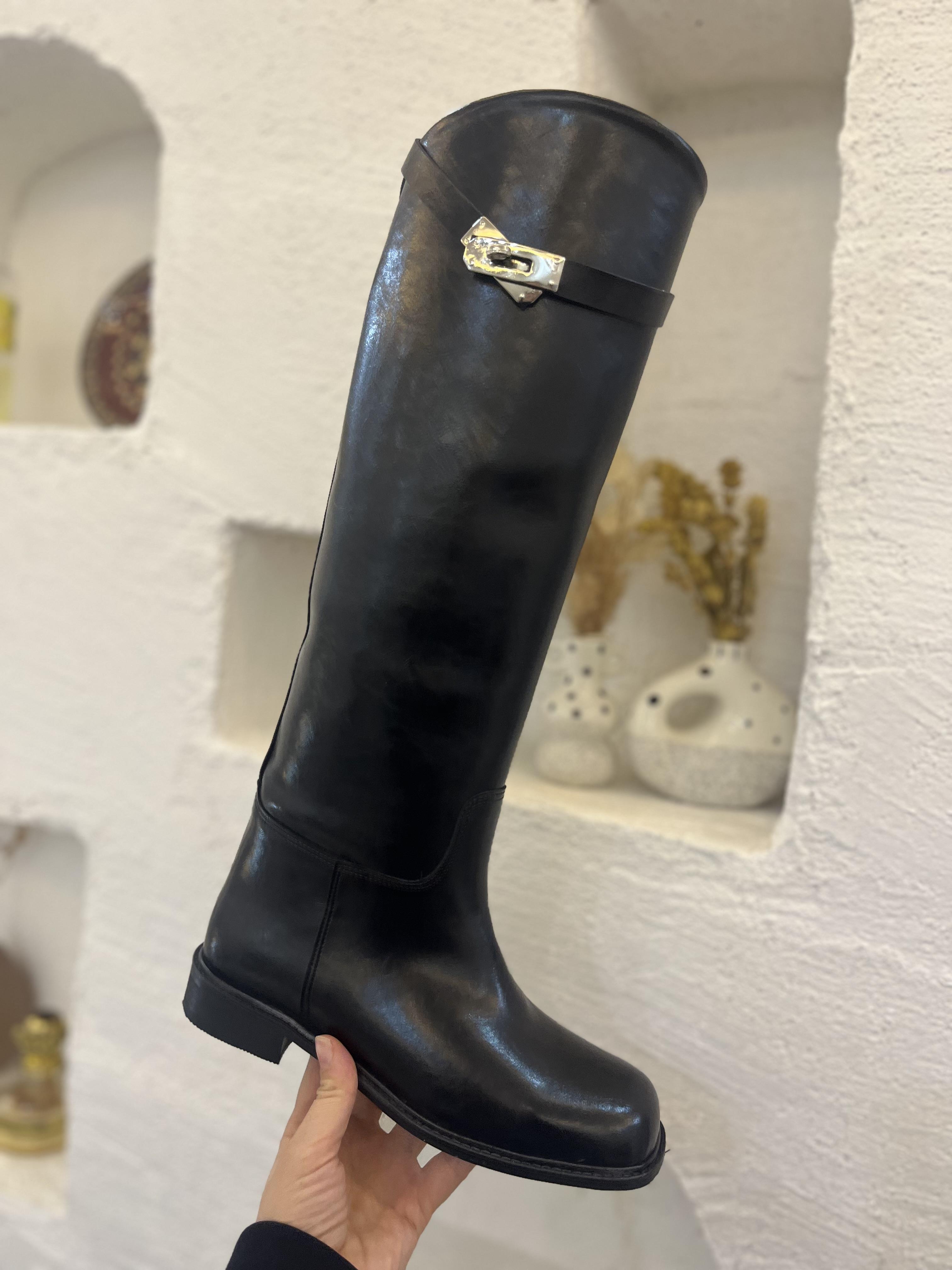 SİYAH KARE KALIP TOKALI ÇİZME