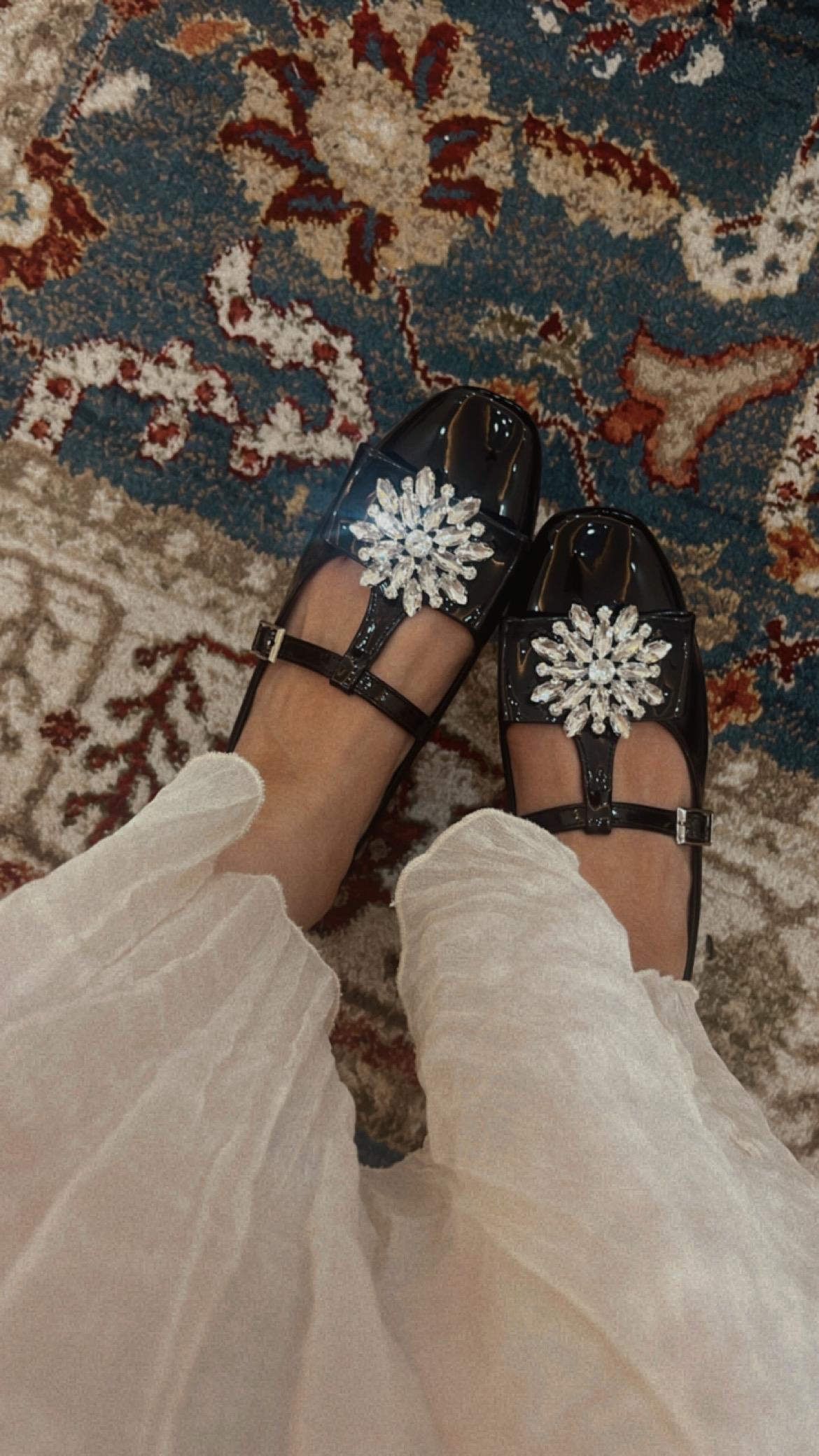 SİYAH TAŞLI VİNTAGE AYAKKABI