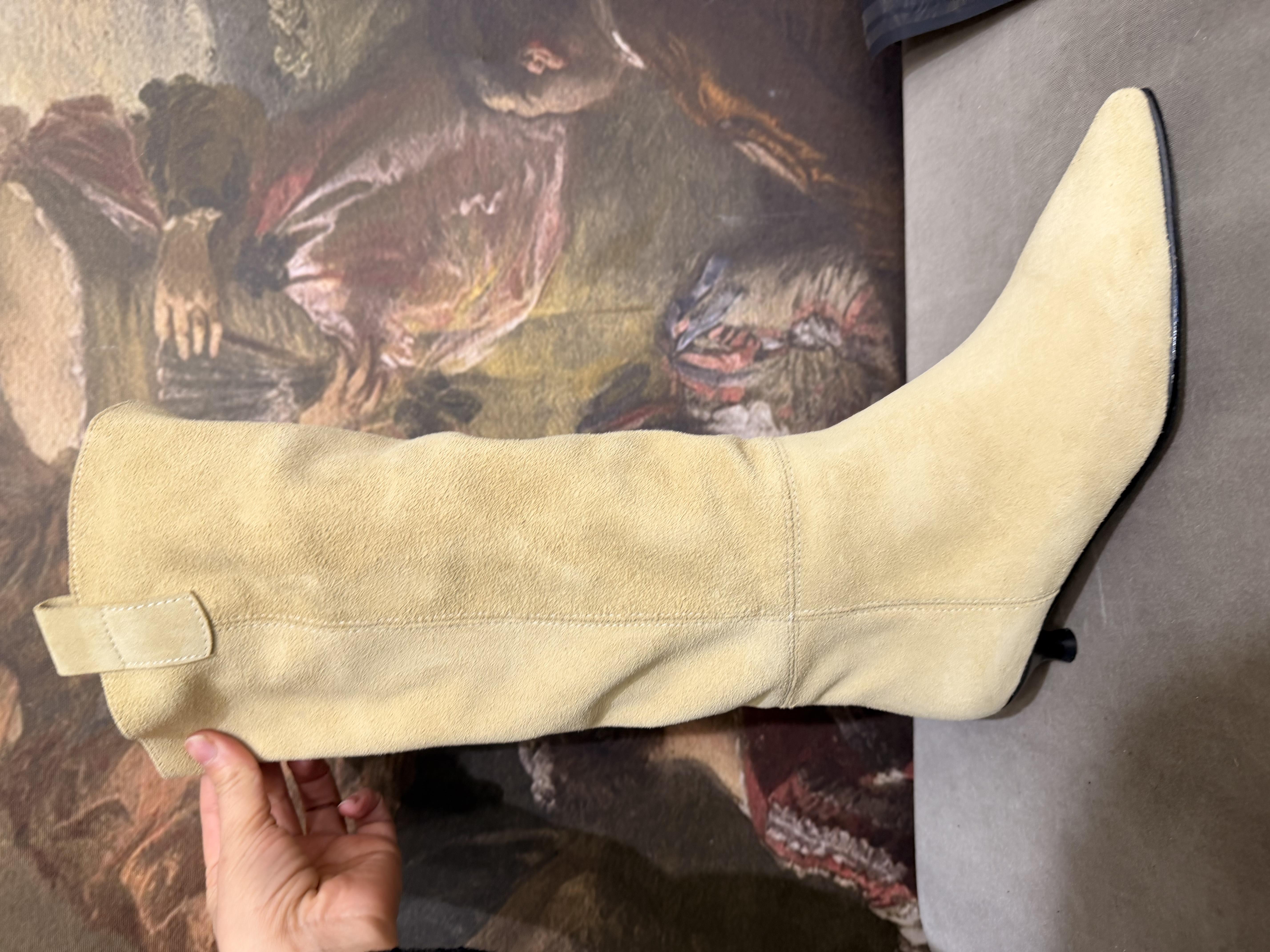 SOFT SARI SÜET MİNİ TOPUKLU ÇİZME