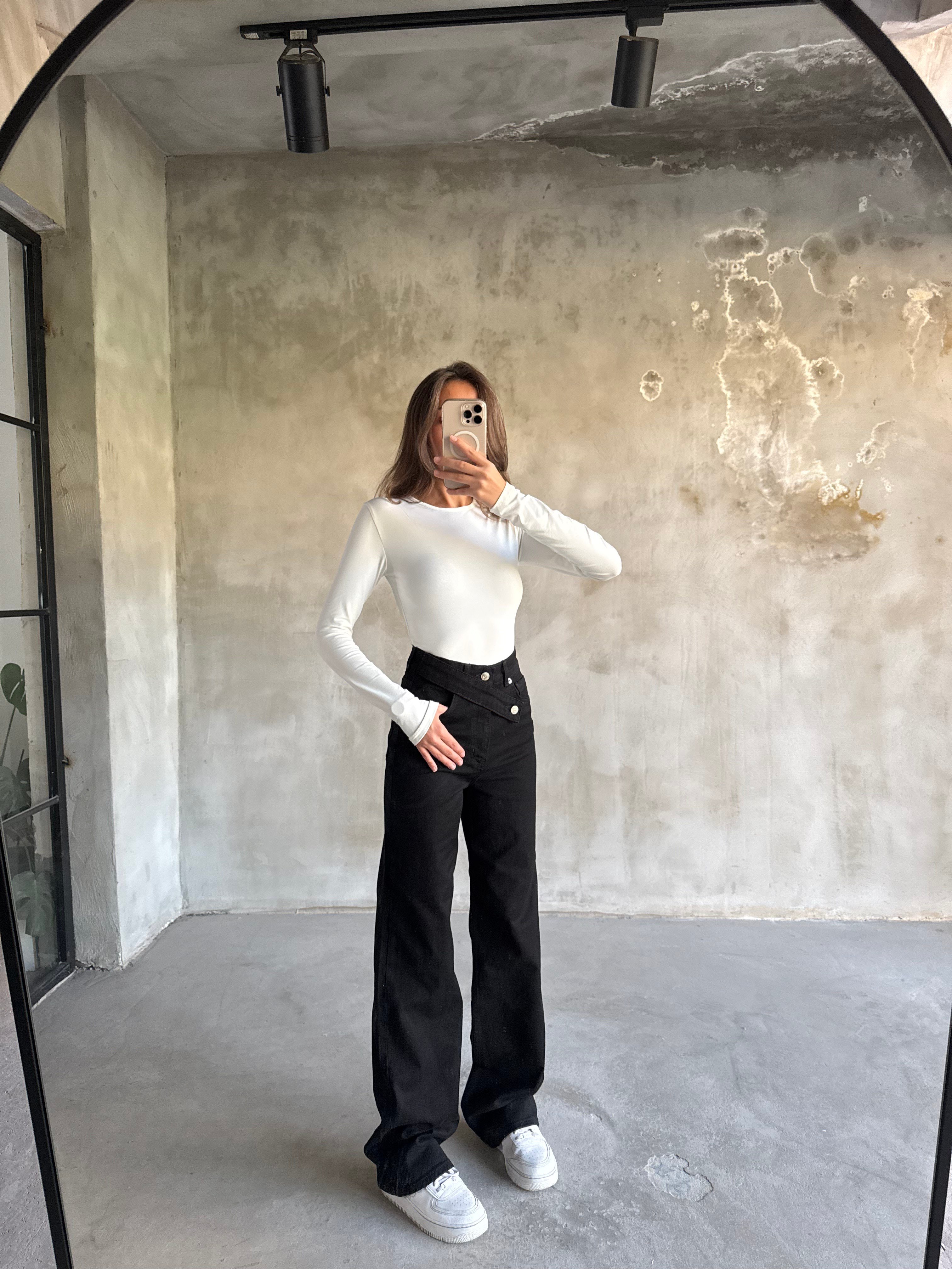 Asimetrik Düğmeli Yüksek Bel Straight Fit Jean - Siyah
