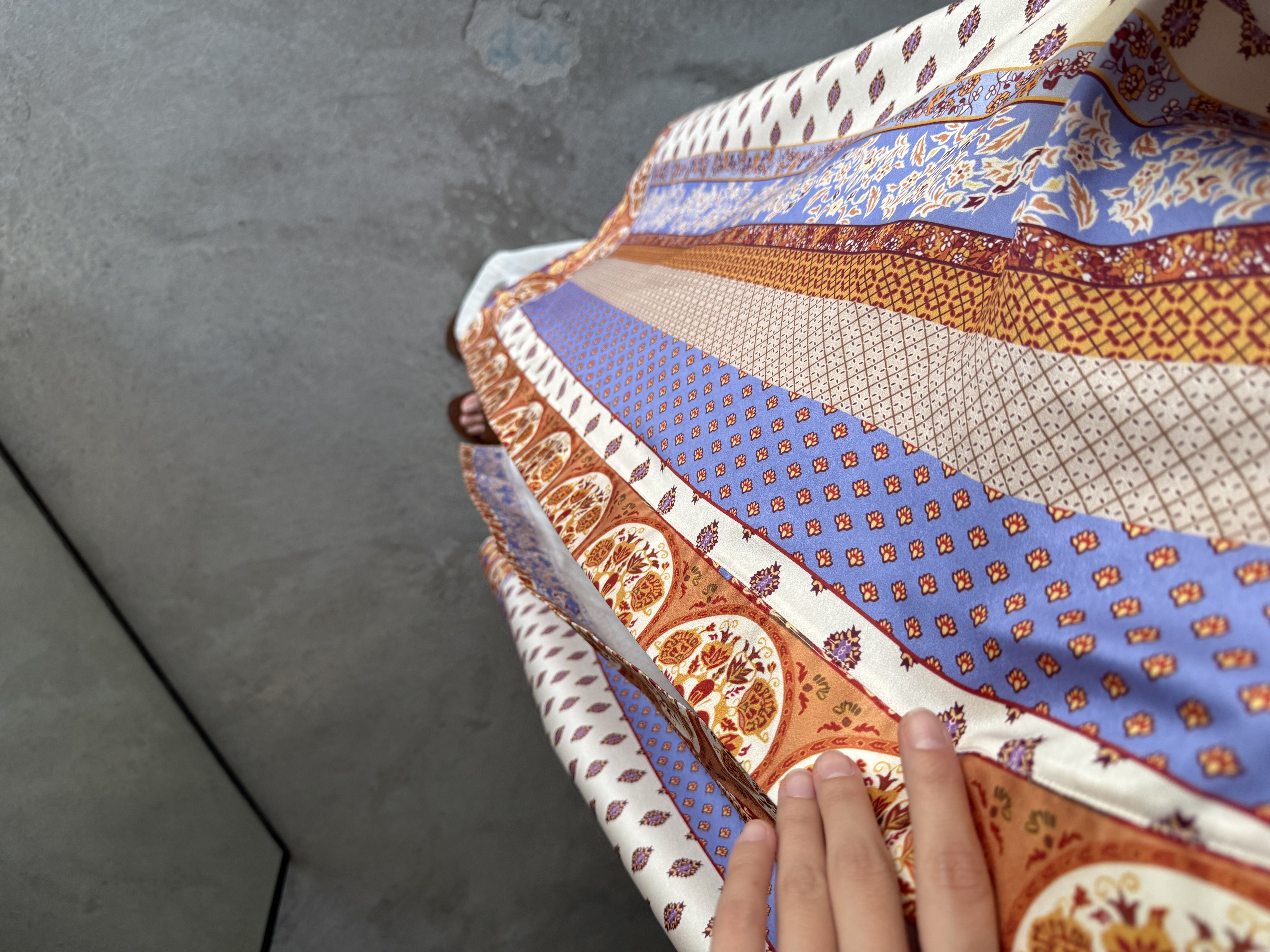 Desenli Renkli Saten Kimono 